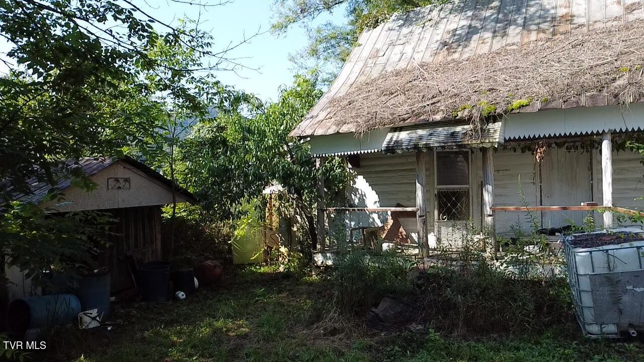 10519 Fairview Road Property Photo 5