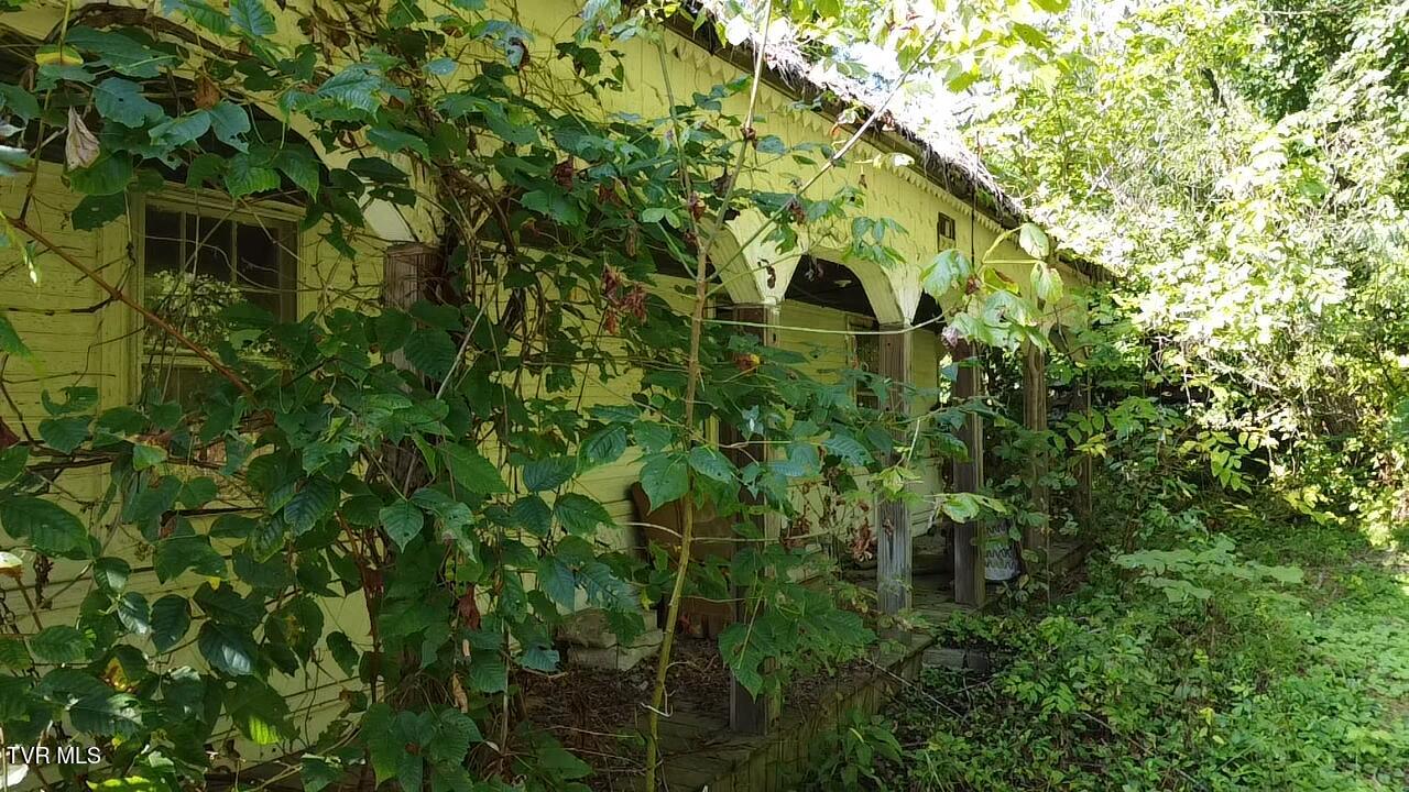 10519 Fairview Road Property Photo 7