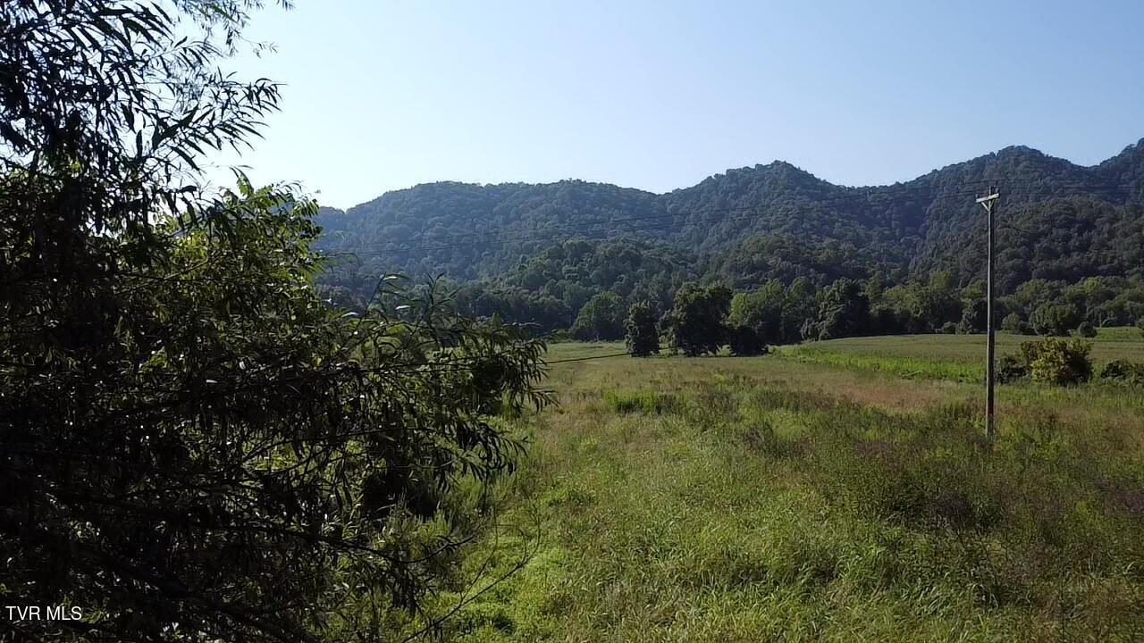 10519 Fairview Road Property Photo 10