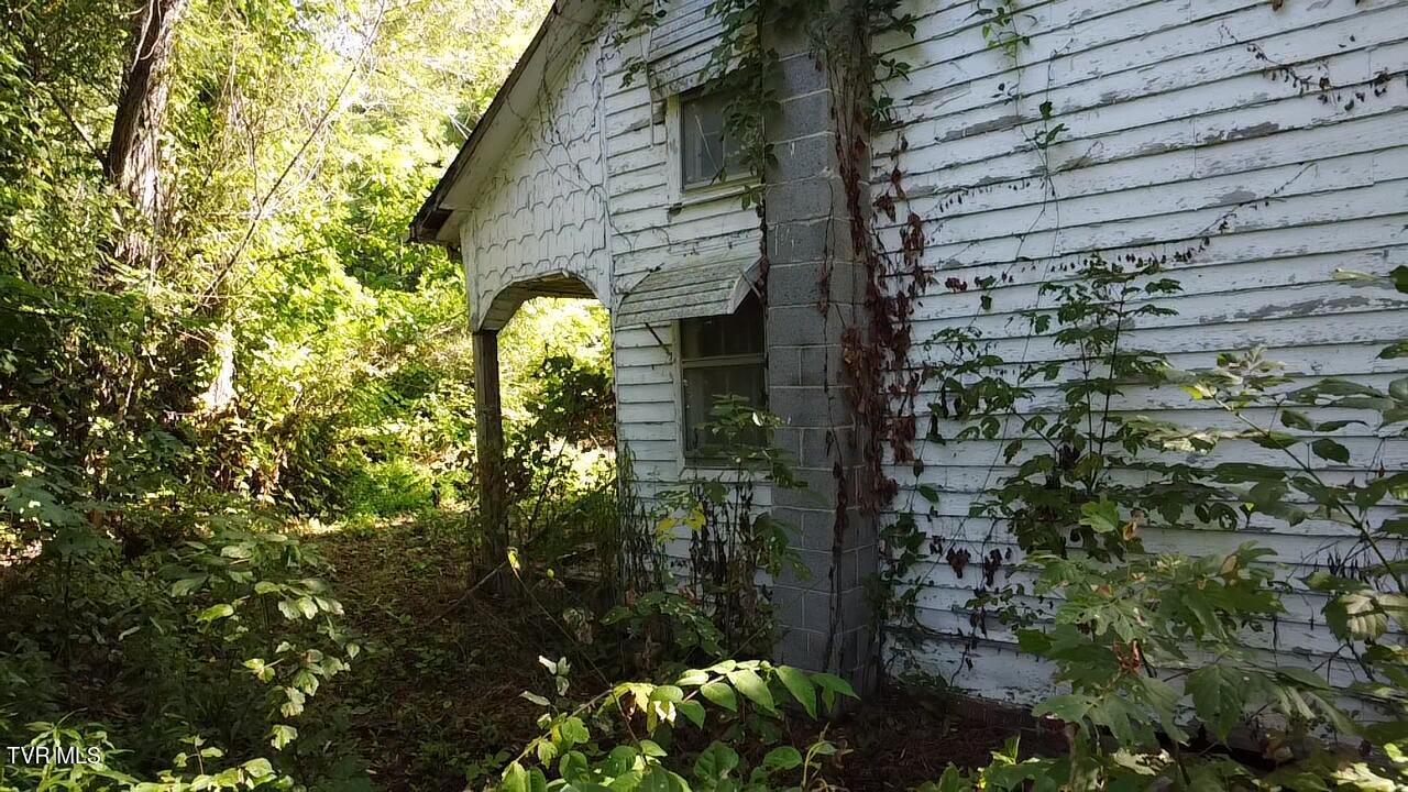 10519 Fairview Road Property Photo 12