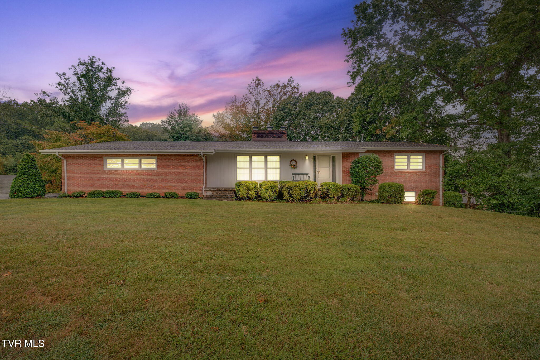 304 Ridgecrest Drive Property Photo 1