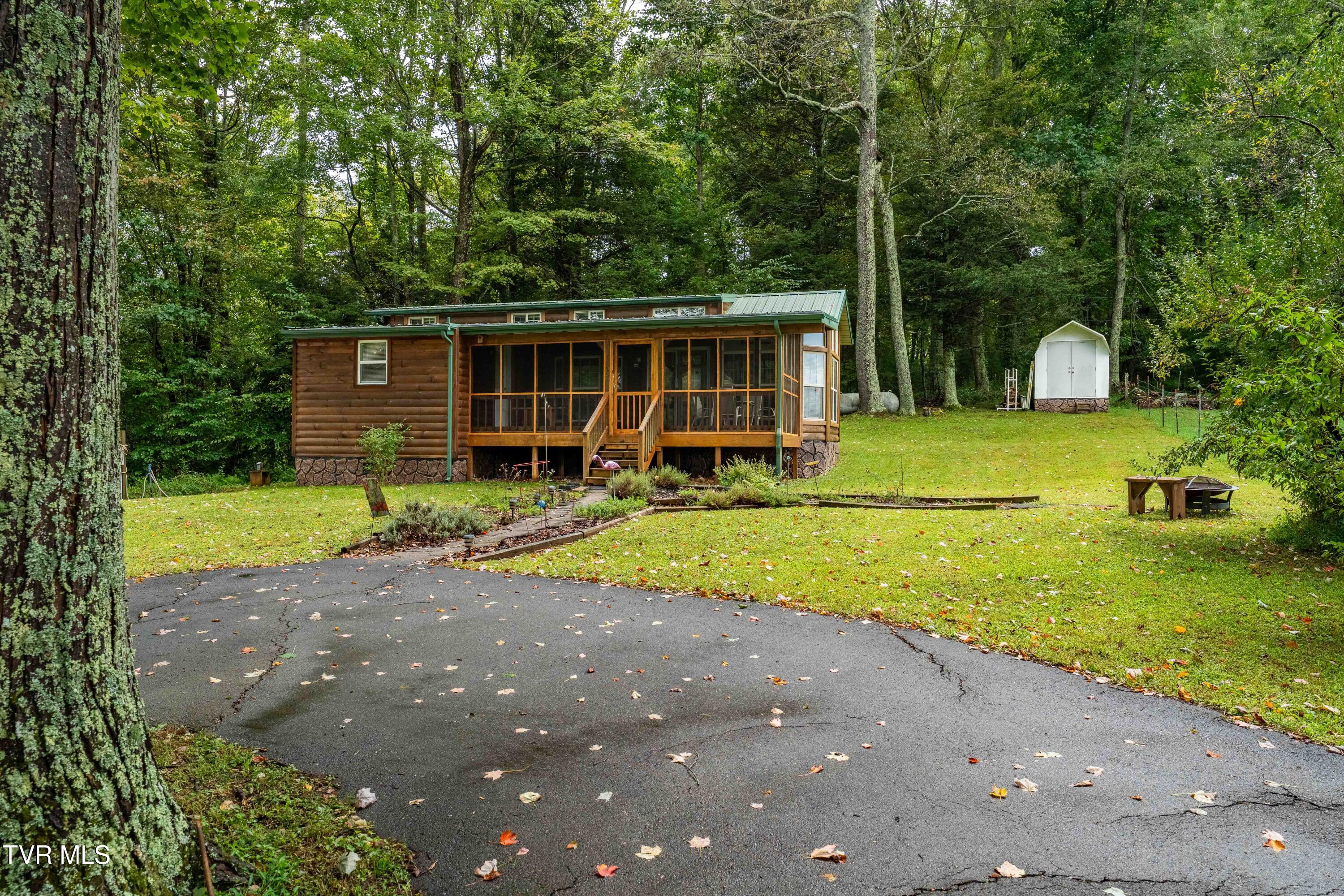 421 Deer Creek Crossing Property Photo 1