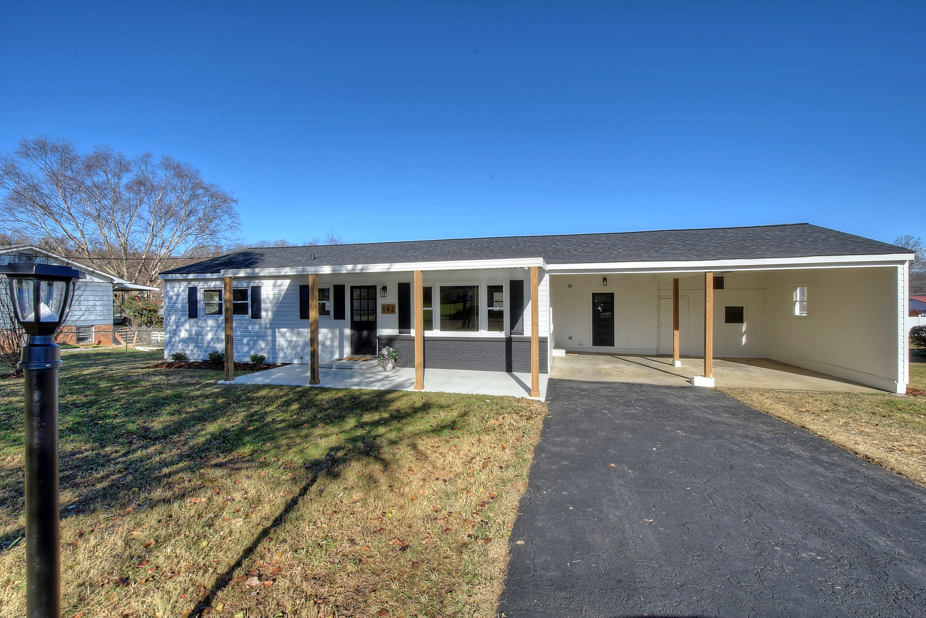 142 Earl Avenue Property Photo 1