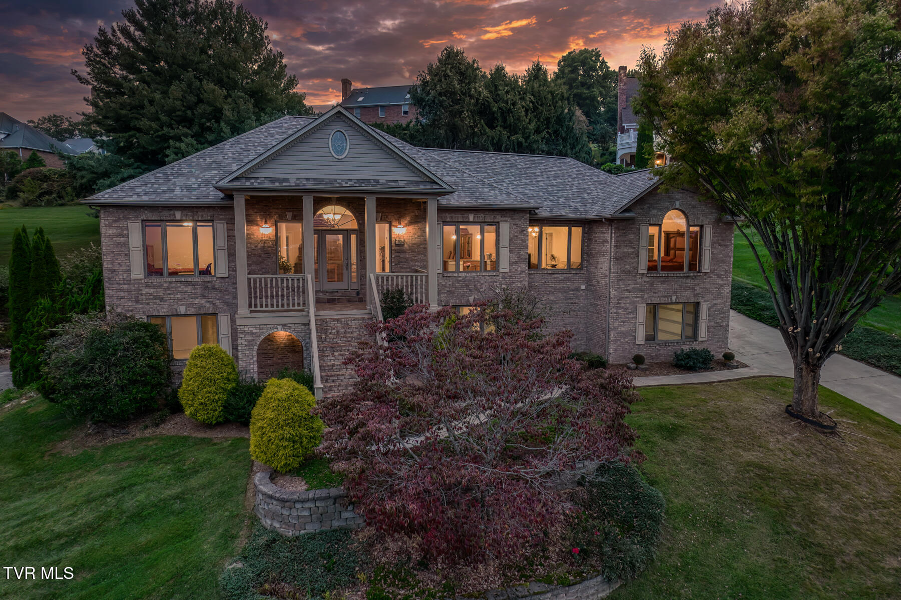 2304 Granite Drive Property Photo 1