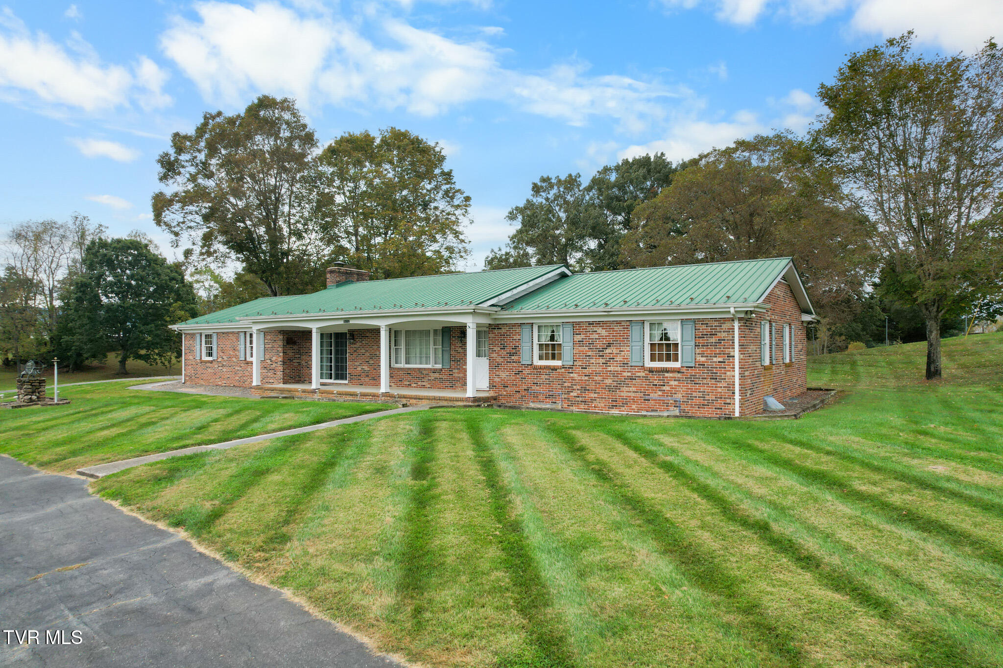19312 Bethel Road Property Photo 1
