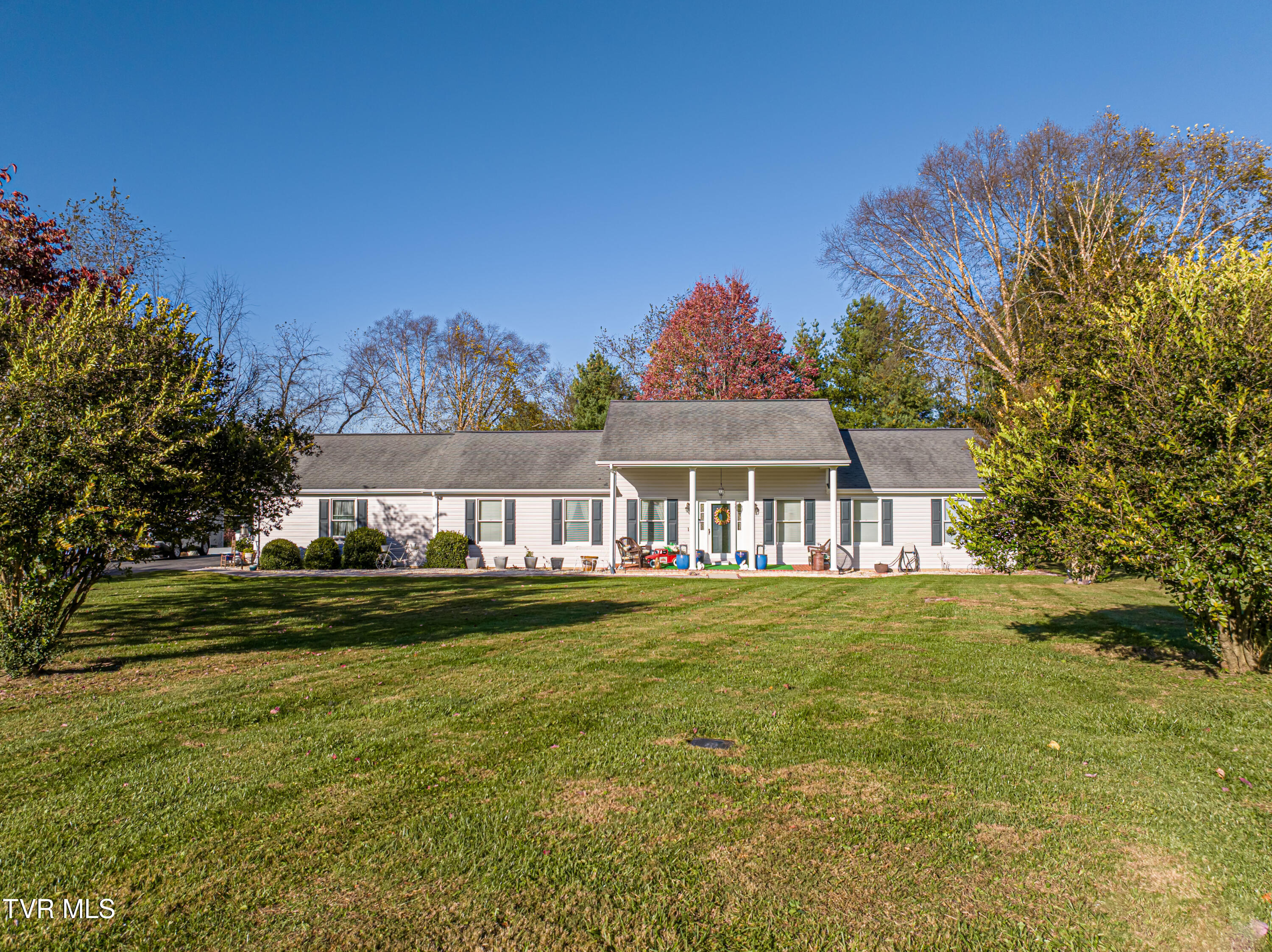 19230 Sterling Drive Property Photo 1