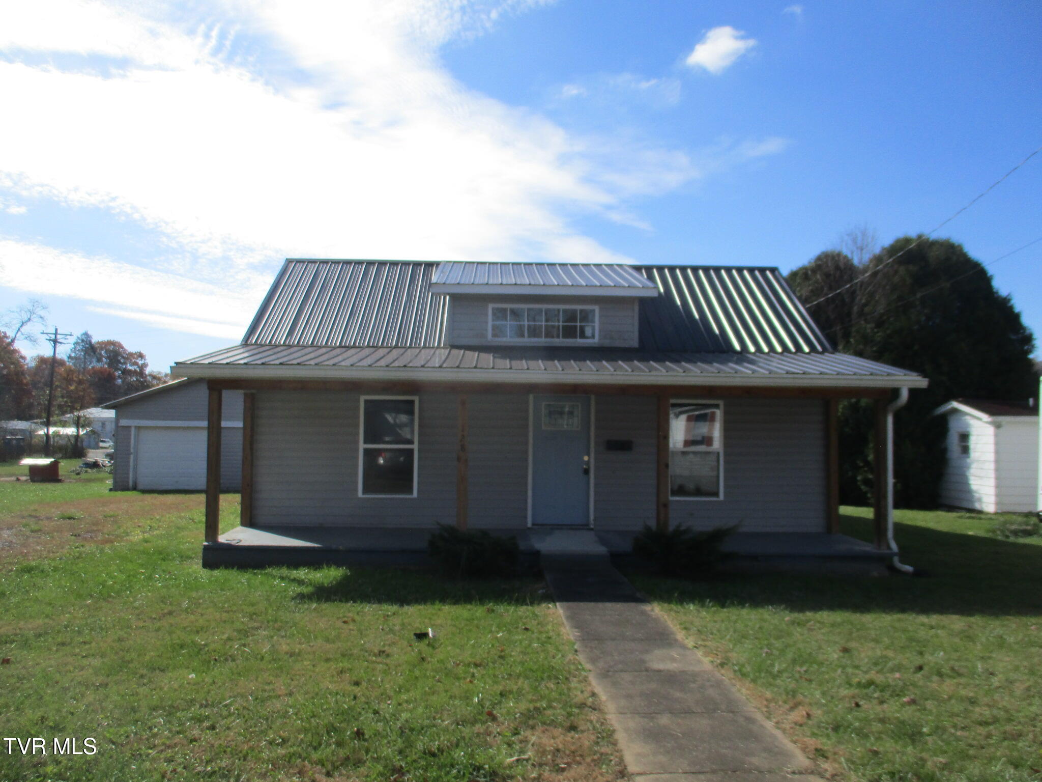 128 Butler Lane Property Photo 1