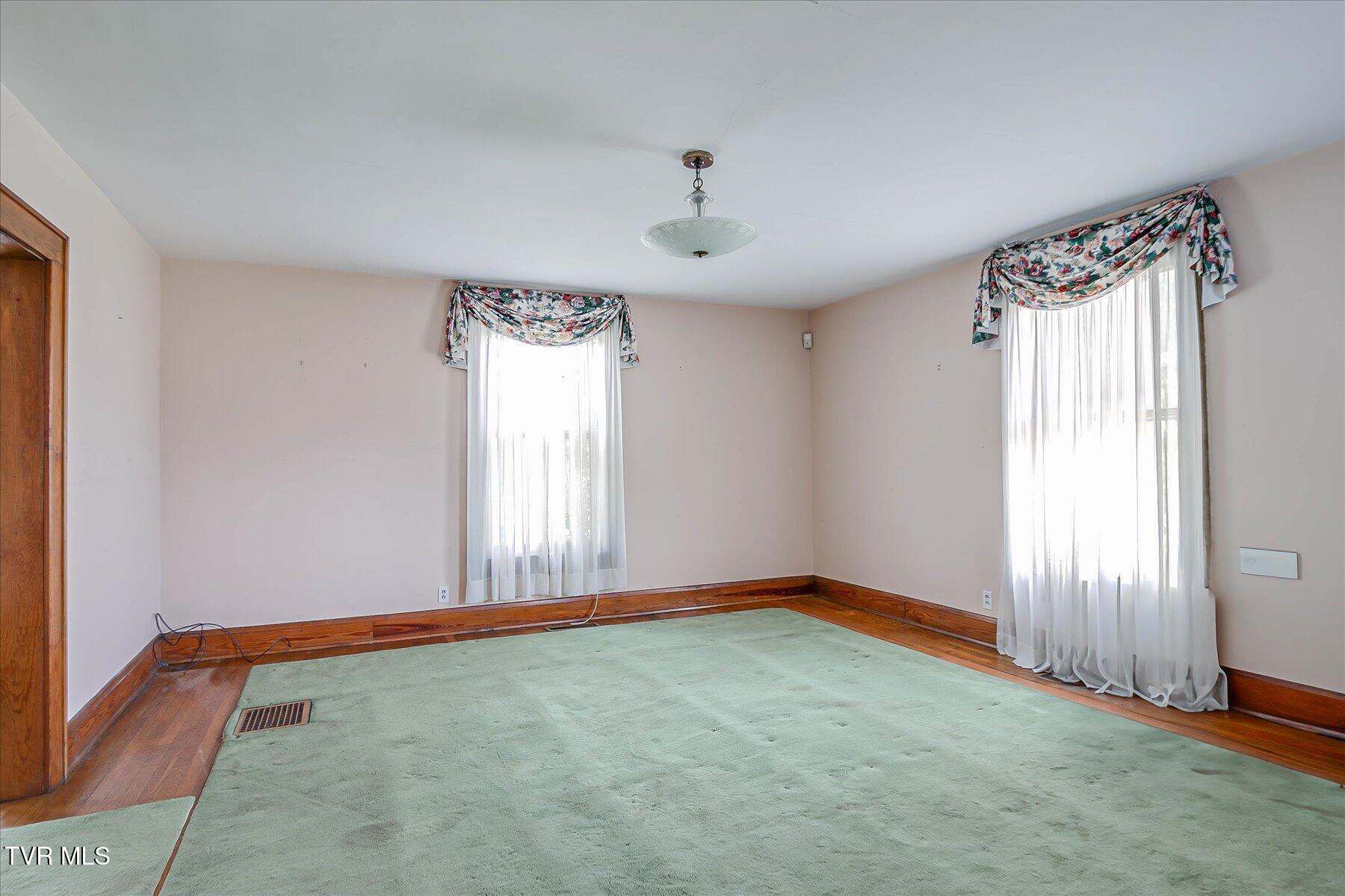 454 Cedar Street Property Photo 8