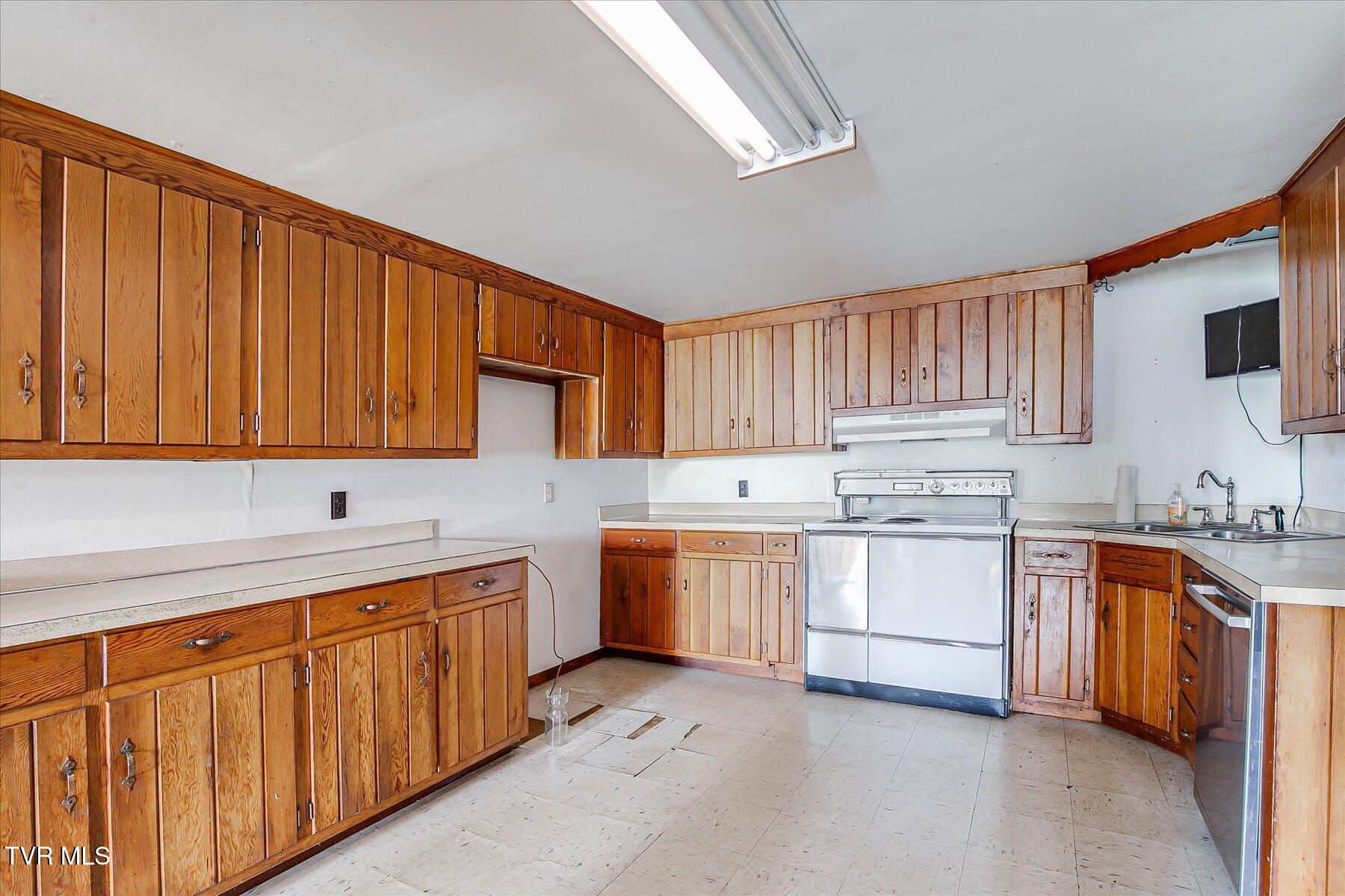 454 Cedar Street Property Photo 15