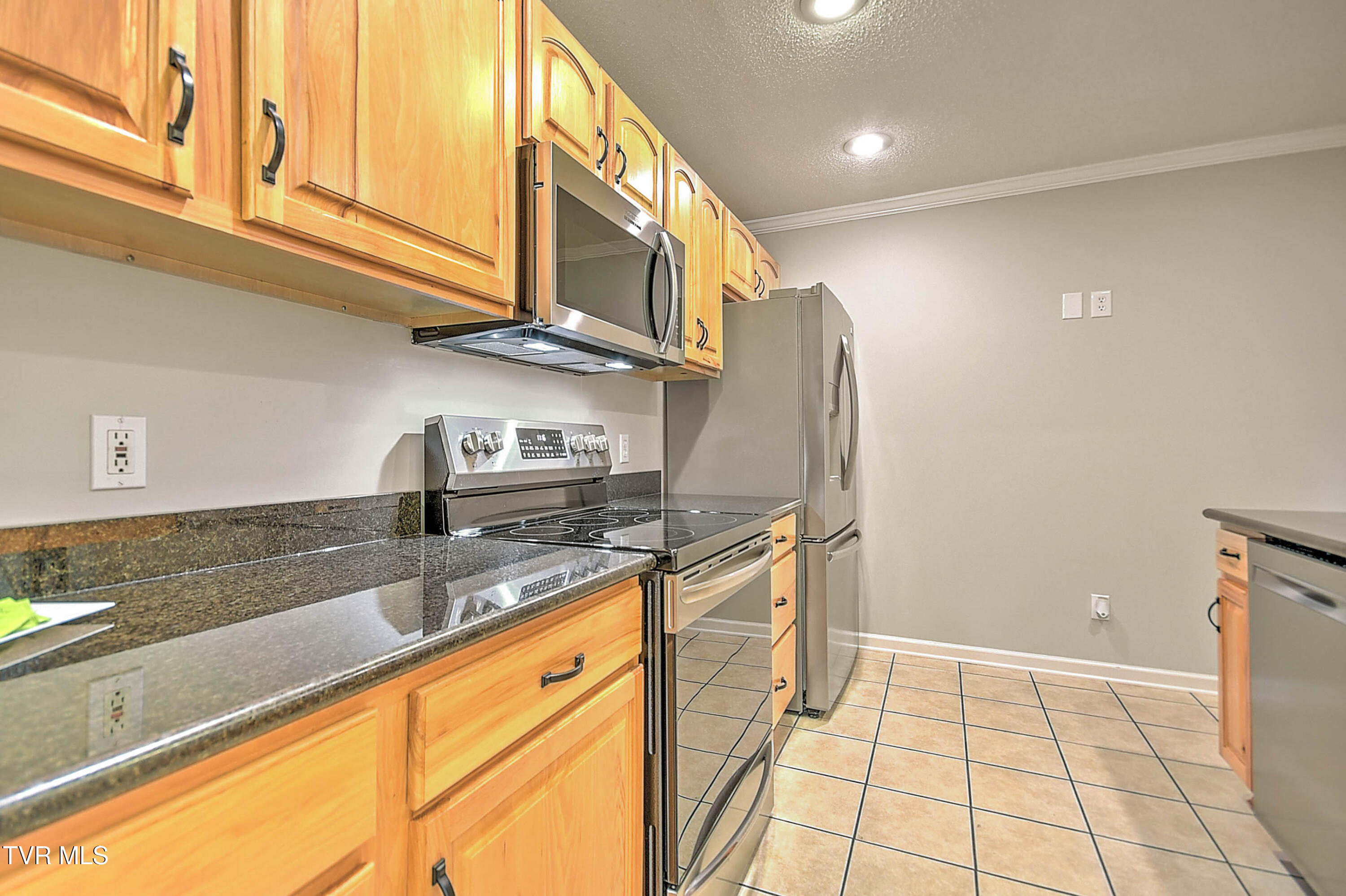 140 Robinson Walk B Property Photo 17