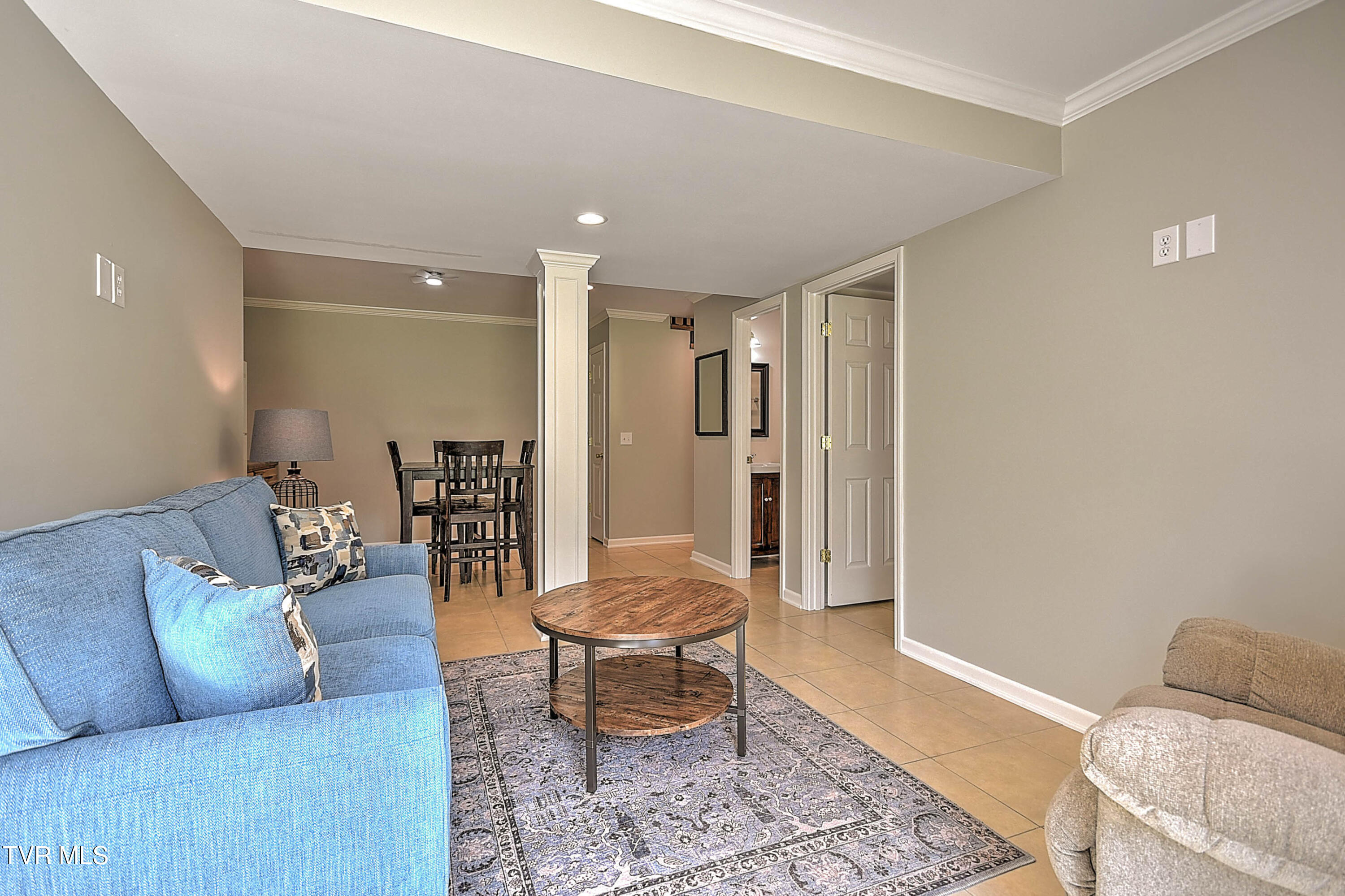 140 Robinson Walk B Property Photo 43