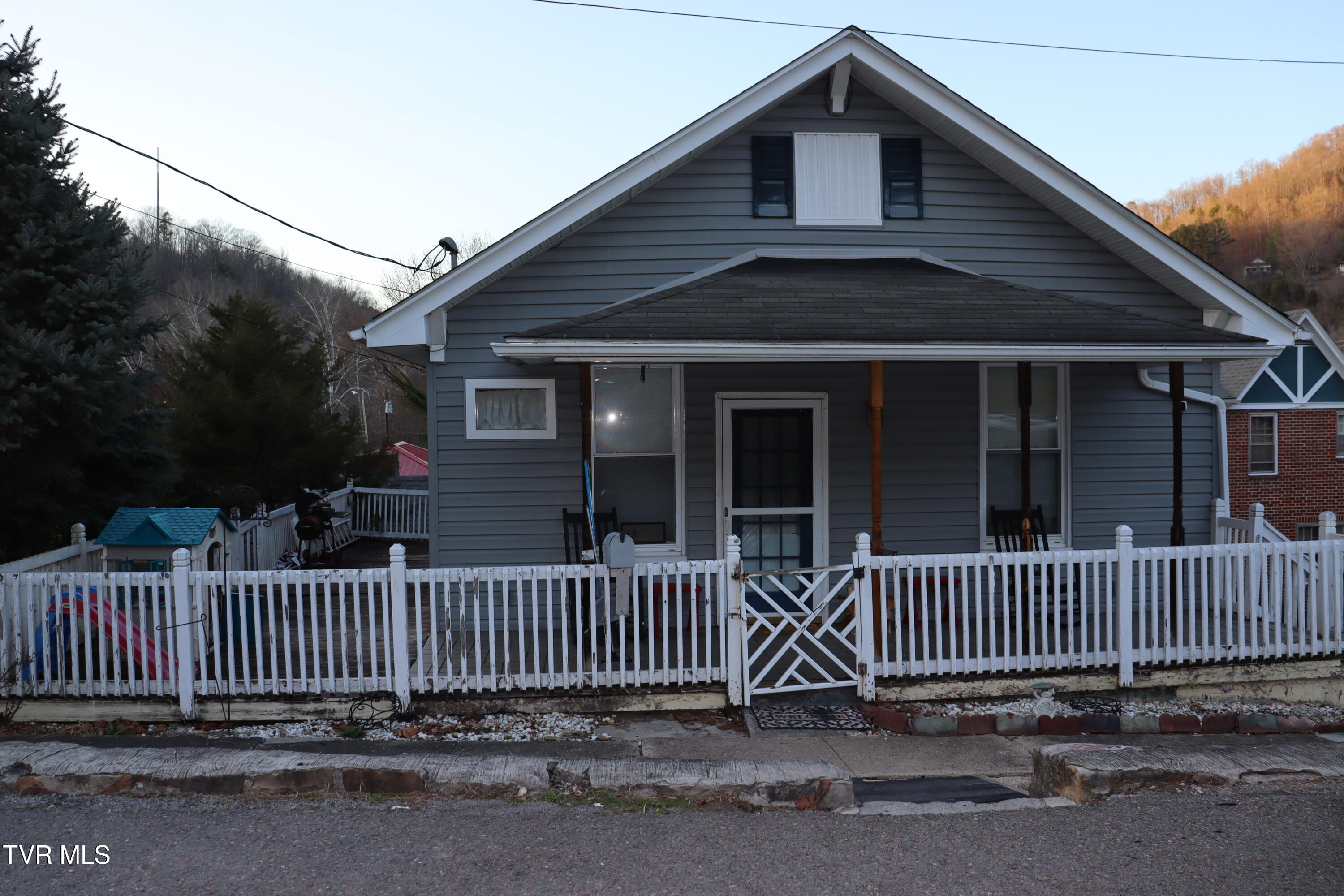 127 Brown Street Property Photo 4
