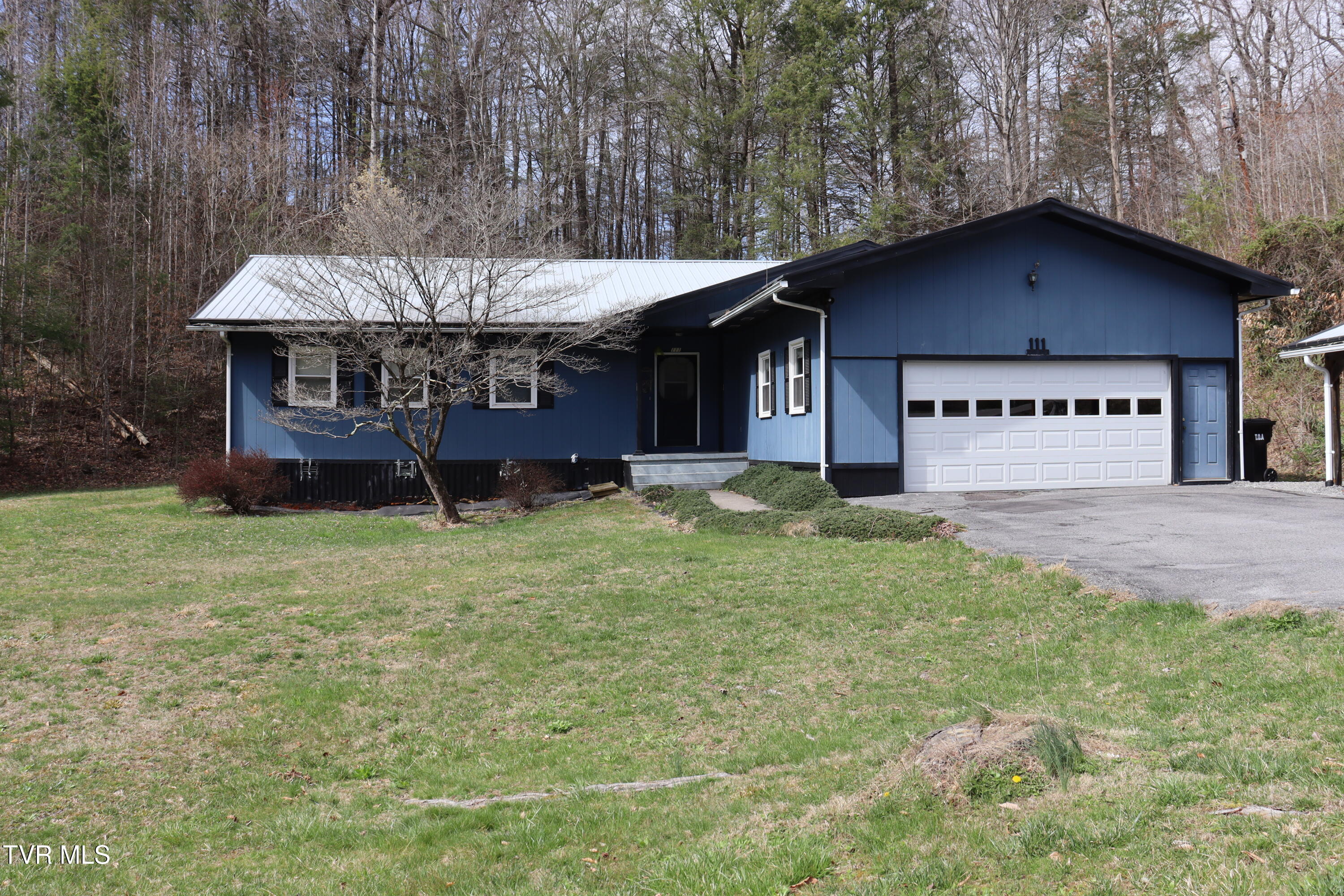 111 Cold Springs Drive Property Photo 1