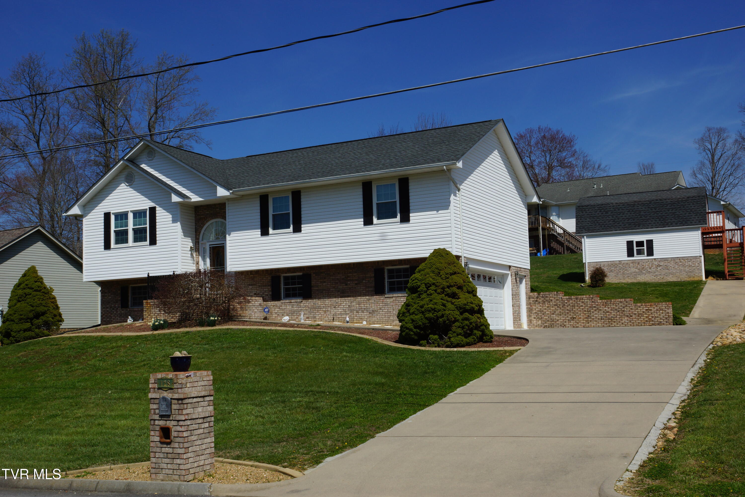 128 Meadow Springs Lane Property Photo 1