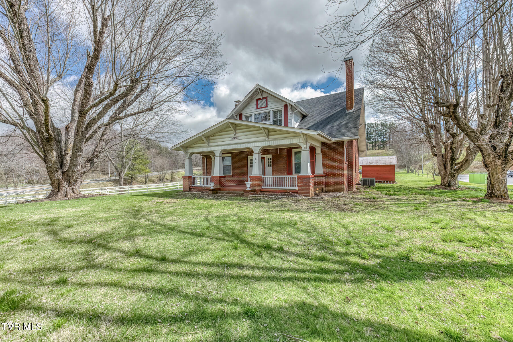 4456 Lee Highway Property Photo 8
