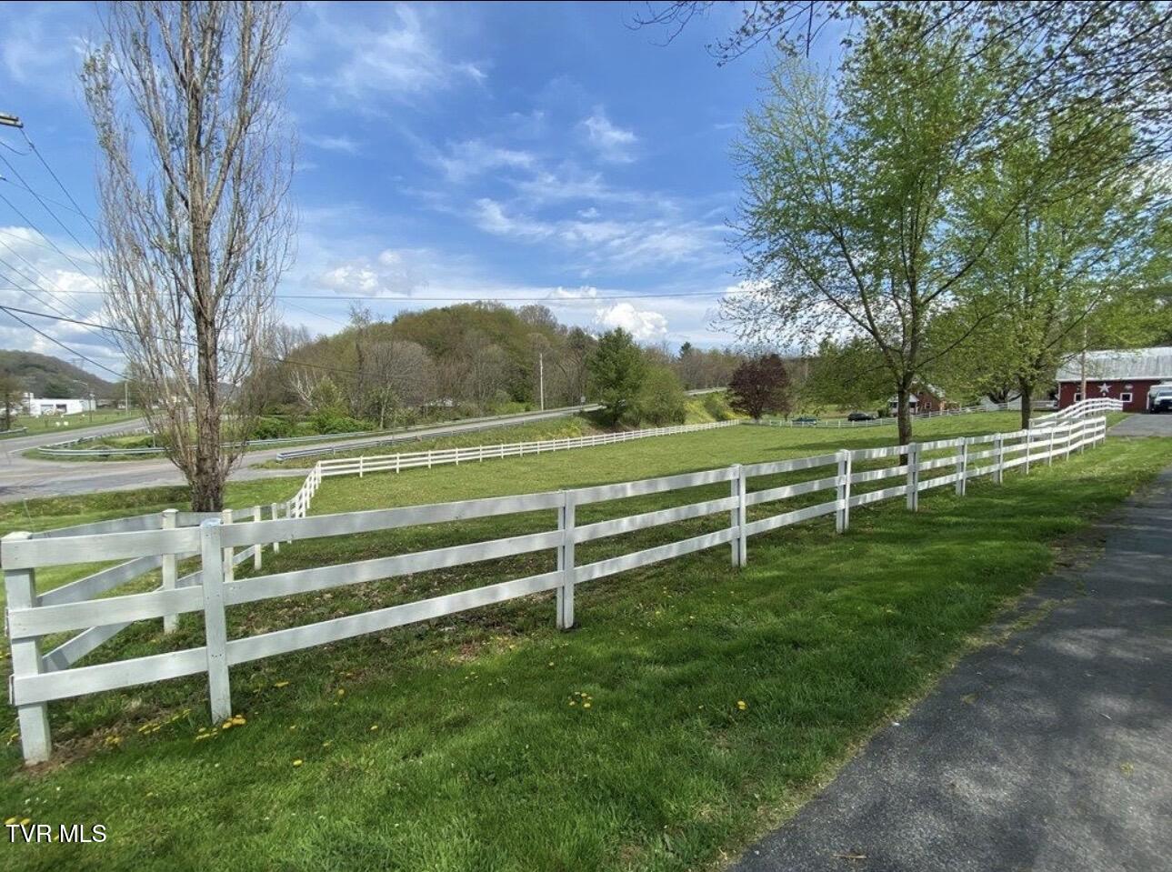 4456 Lee Highway Property Photo 26