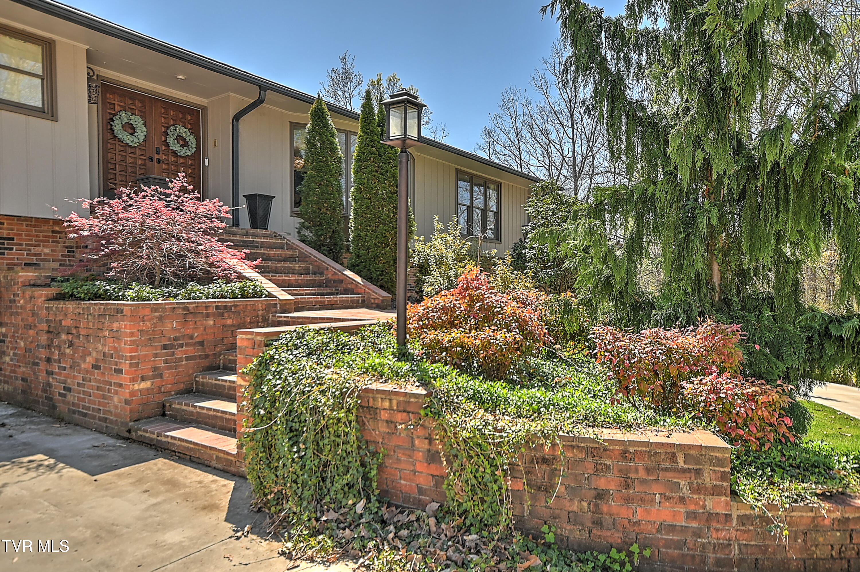 117 Skyline Drive Property Photo 4