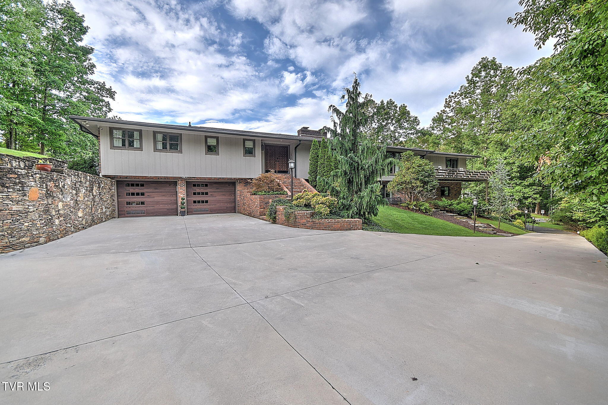 117 Skyline Drive Property Photo 5
