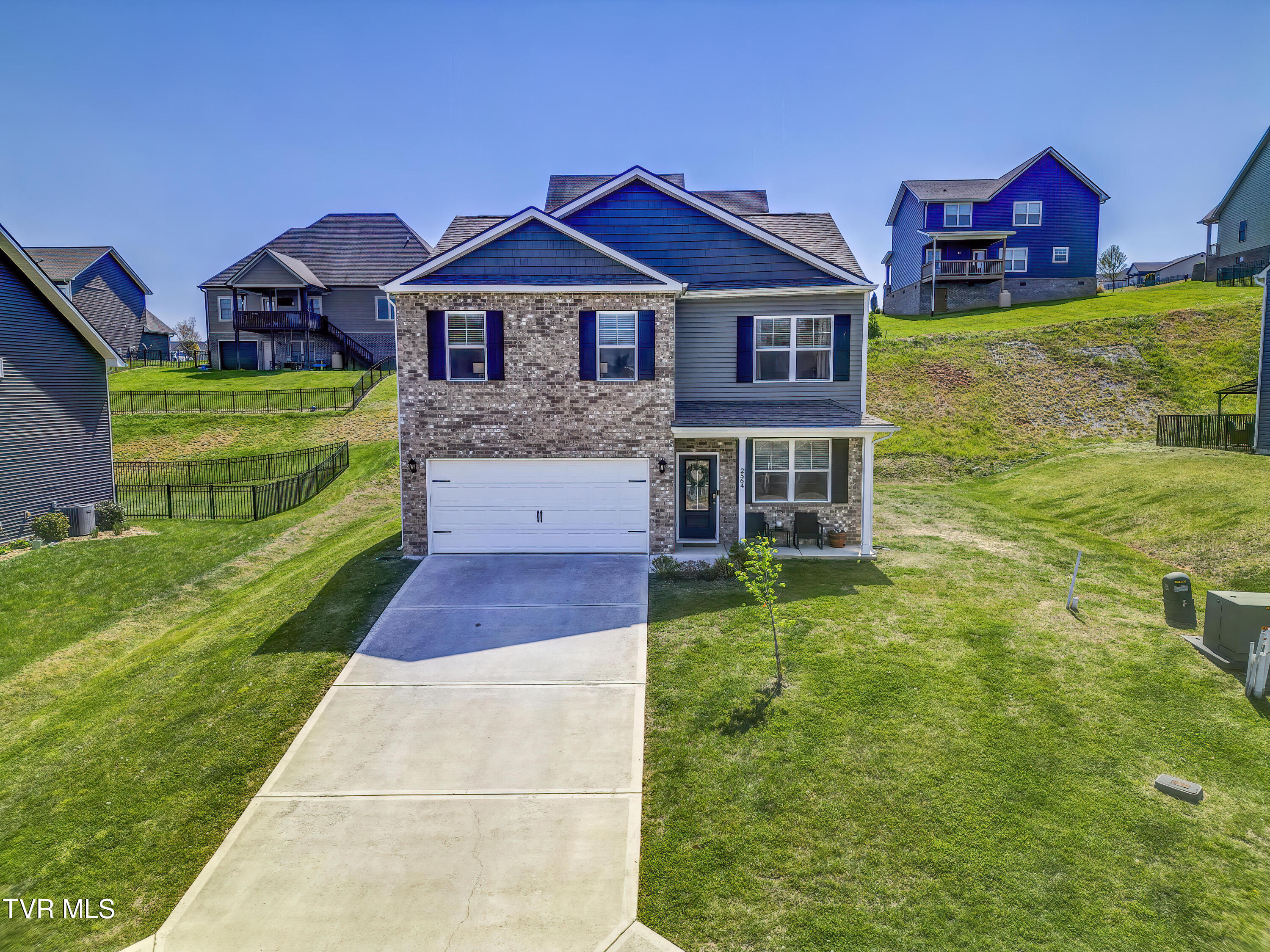2564 Bridgeforth Crossing Property Photo 1