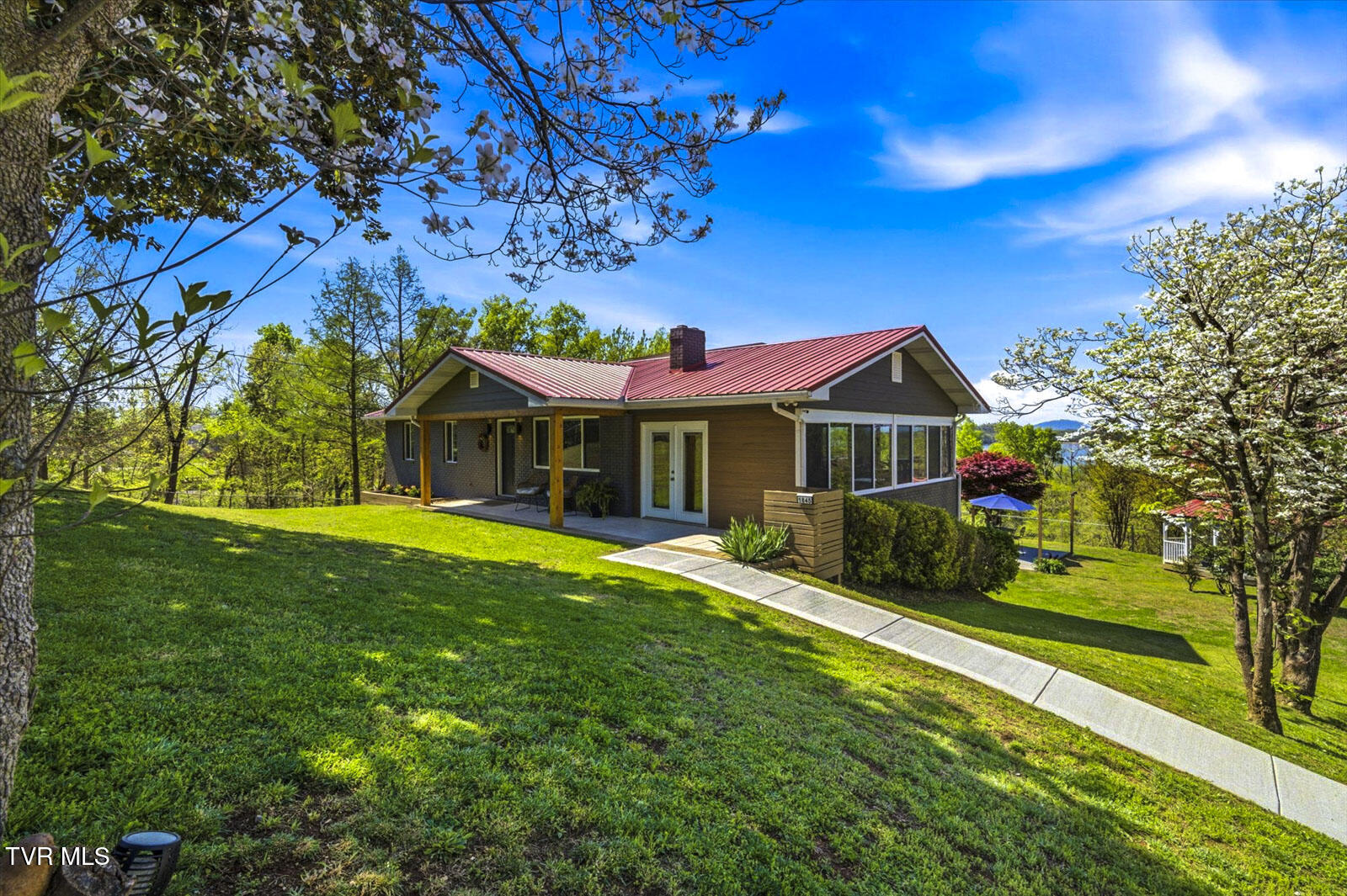 1845 Bouldercrest Drive Property Photo 4