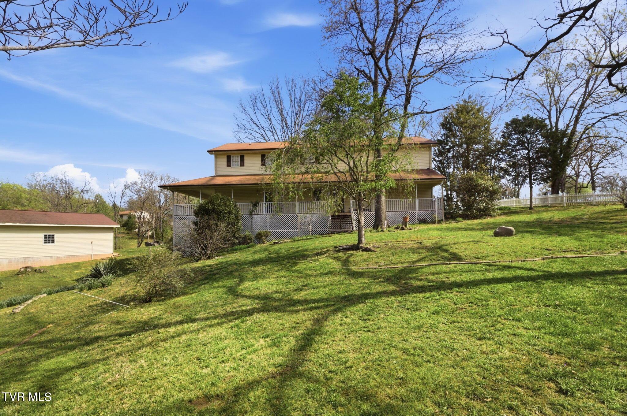 2412 Reservoir Road Property Photo 4