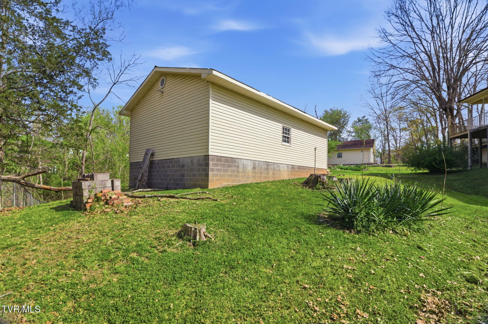 2412 Reservoir Road Property Photo 6