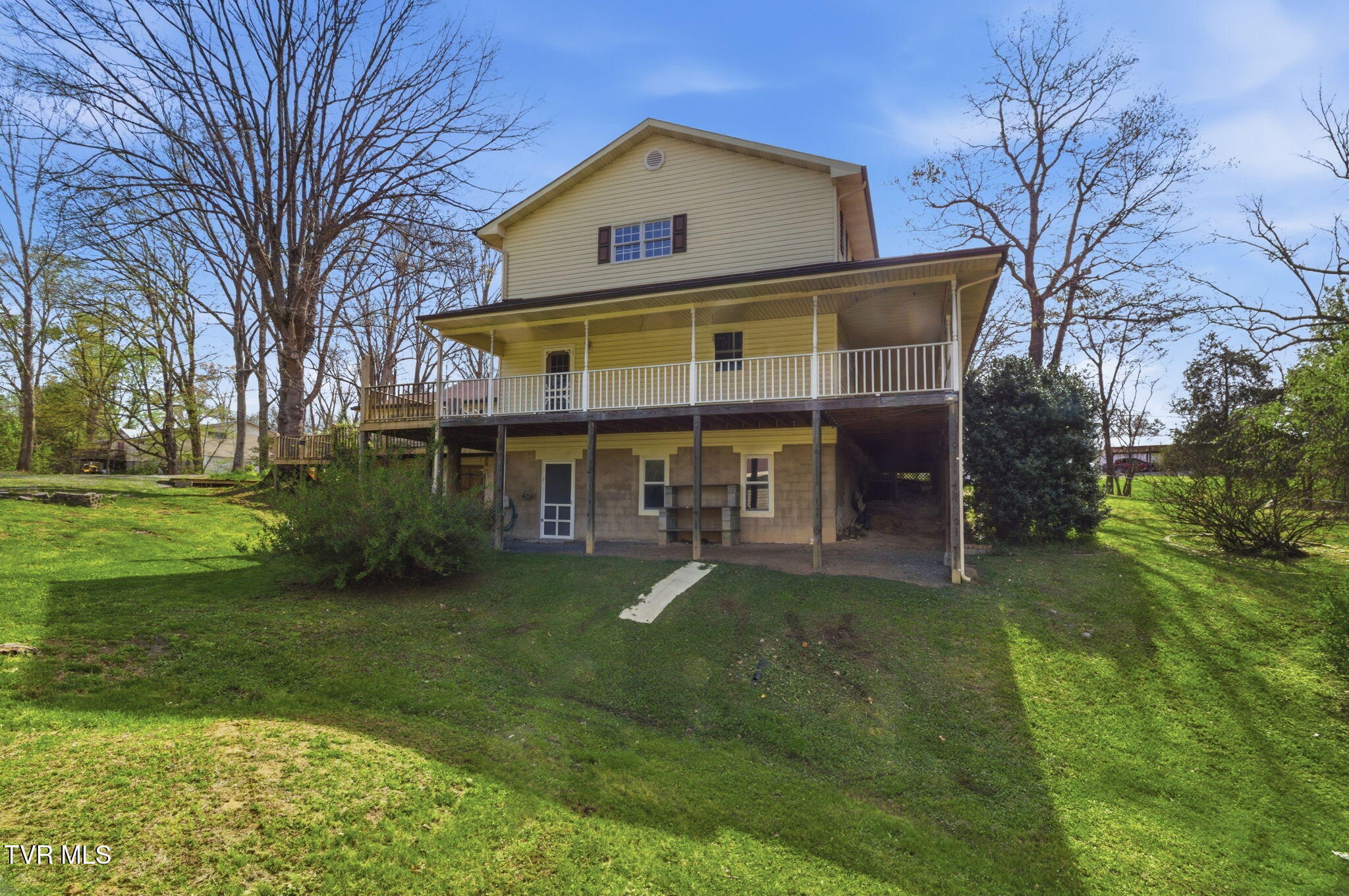 2412 Reservoir Road Property Photo 7