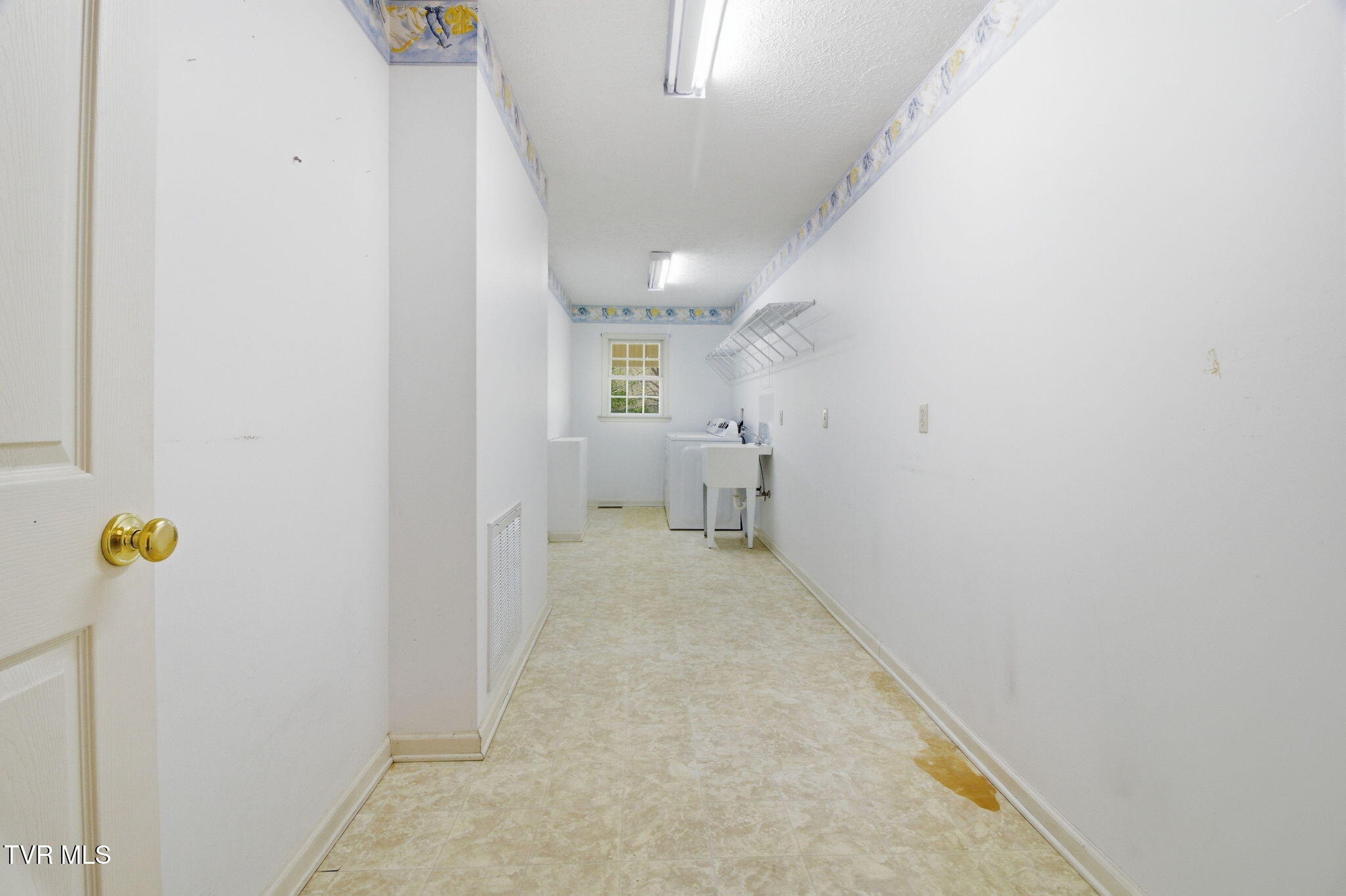 2412 Reservoir Road Property Photo 16