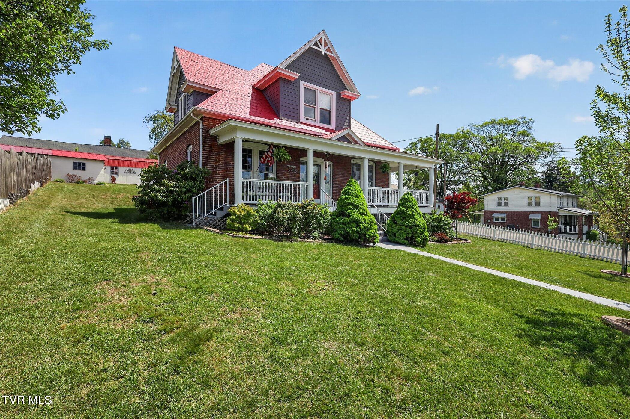 305 Texas Avenue Property Photo 4