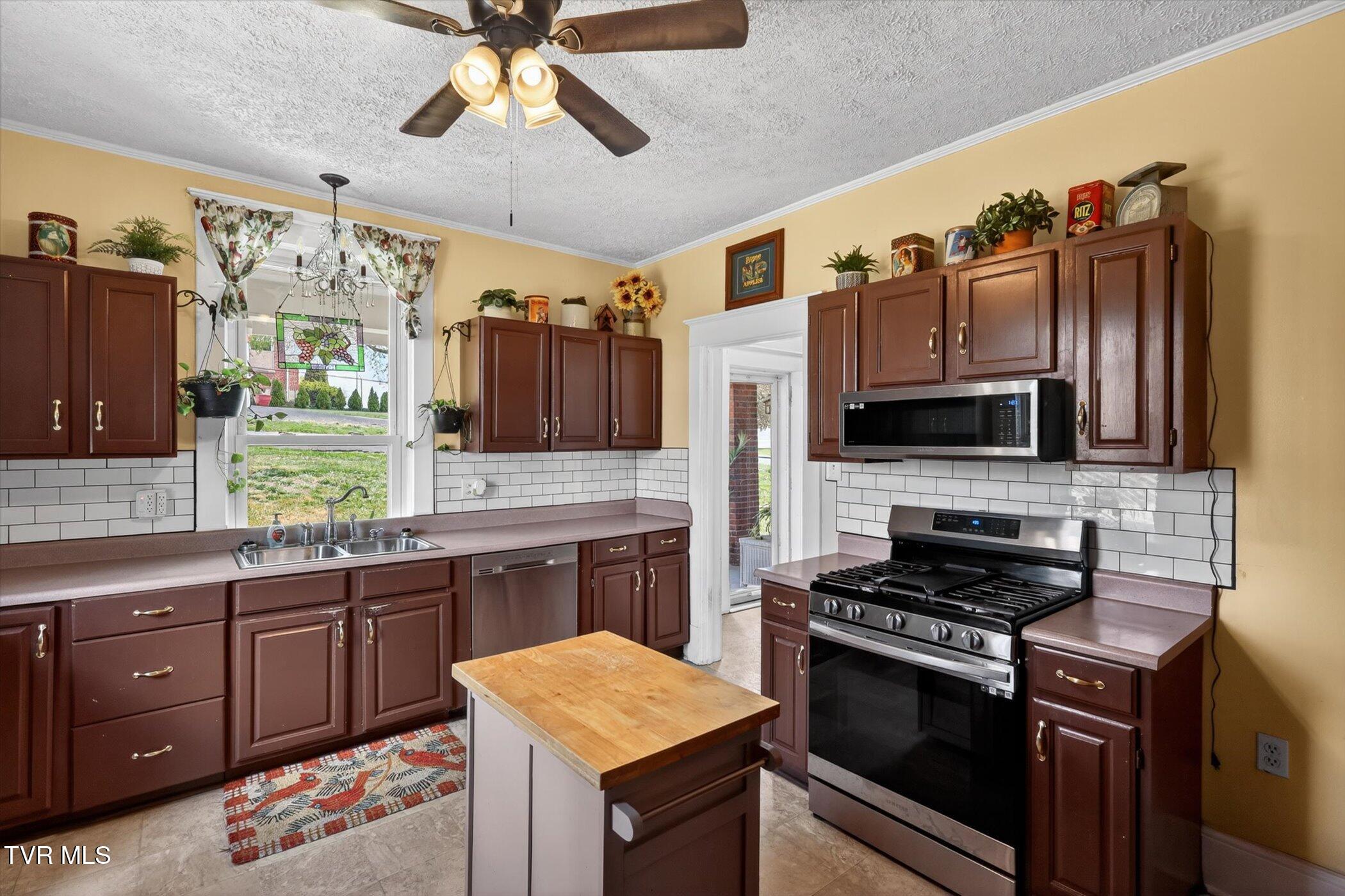 305 Texas Avenue Property Photo 13