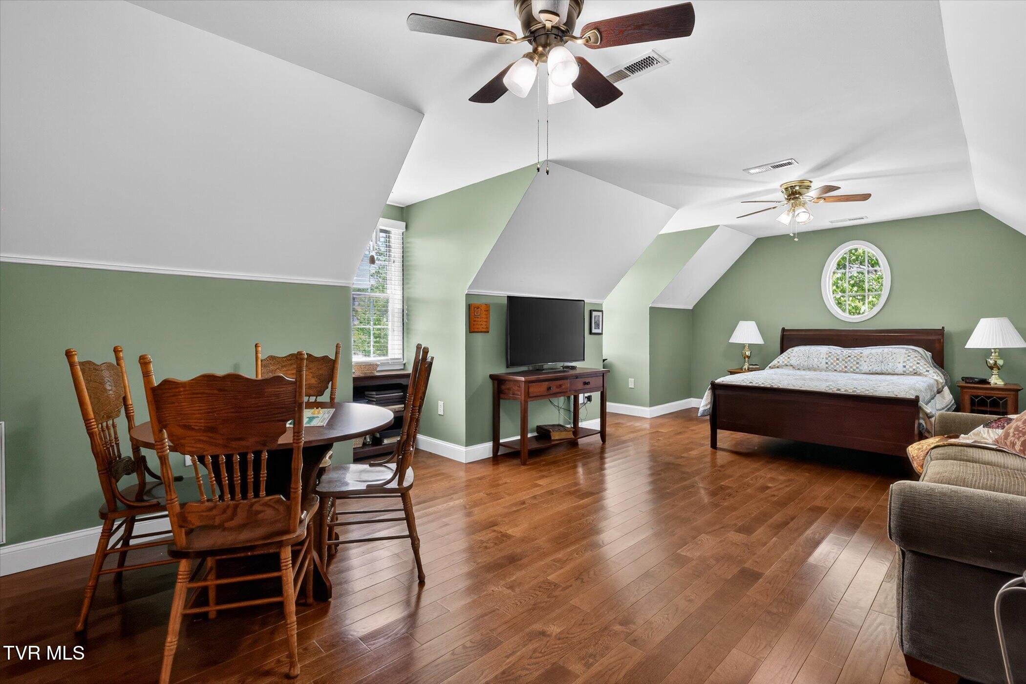 121 Sunnyfield Drive Property Photo 33