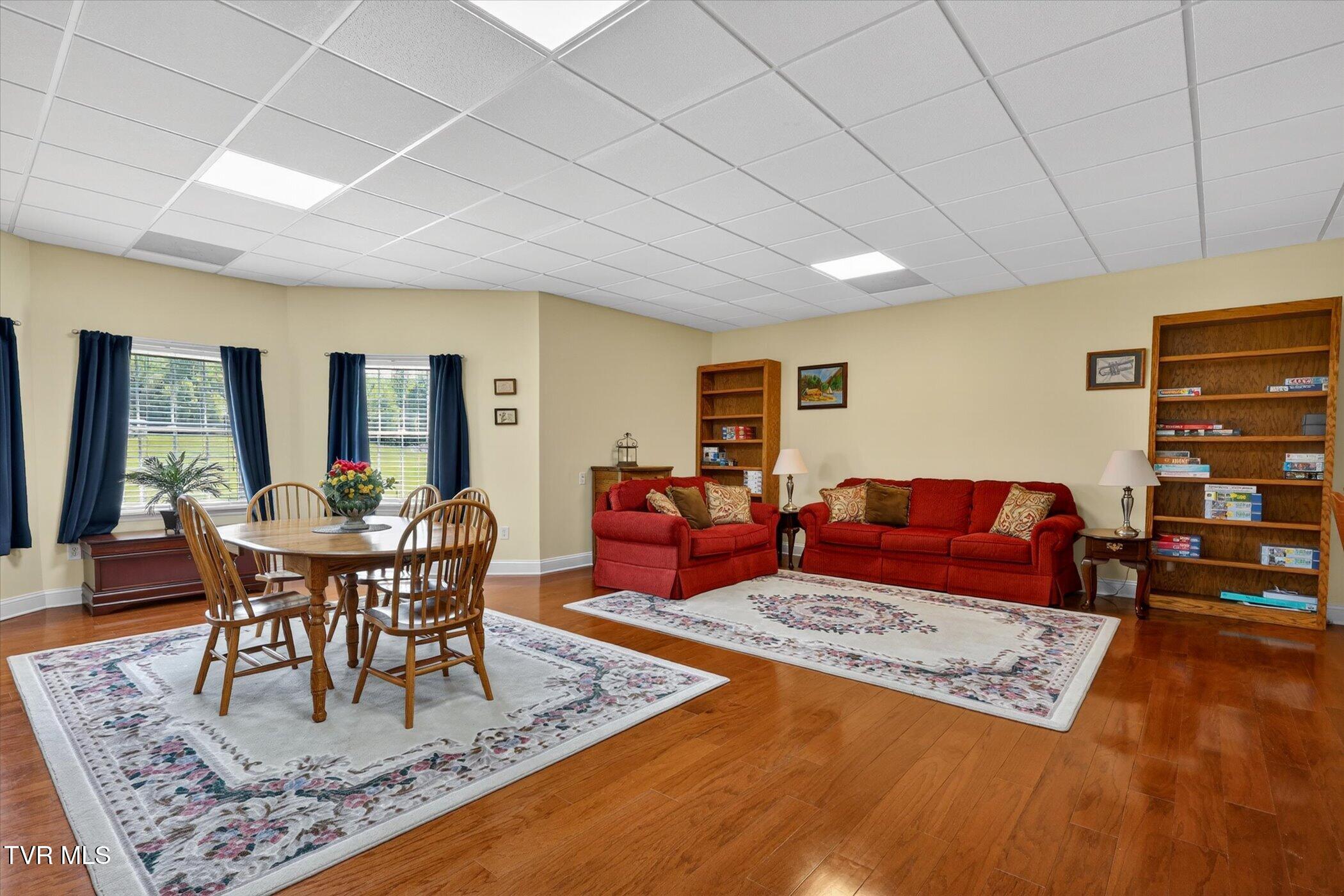 121 Sunnyfield Drive Property Photo 43
