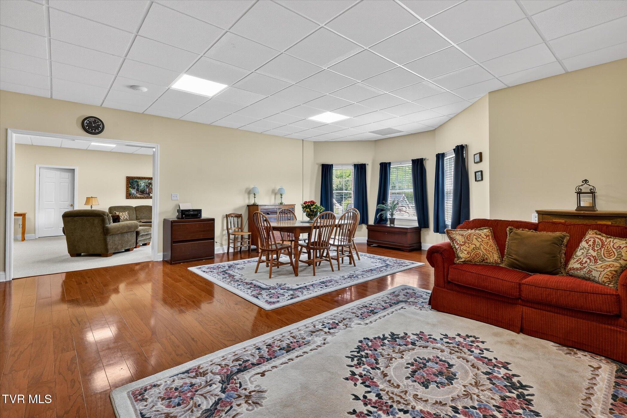 121 Sunnyfield Drive Property Photo 44