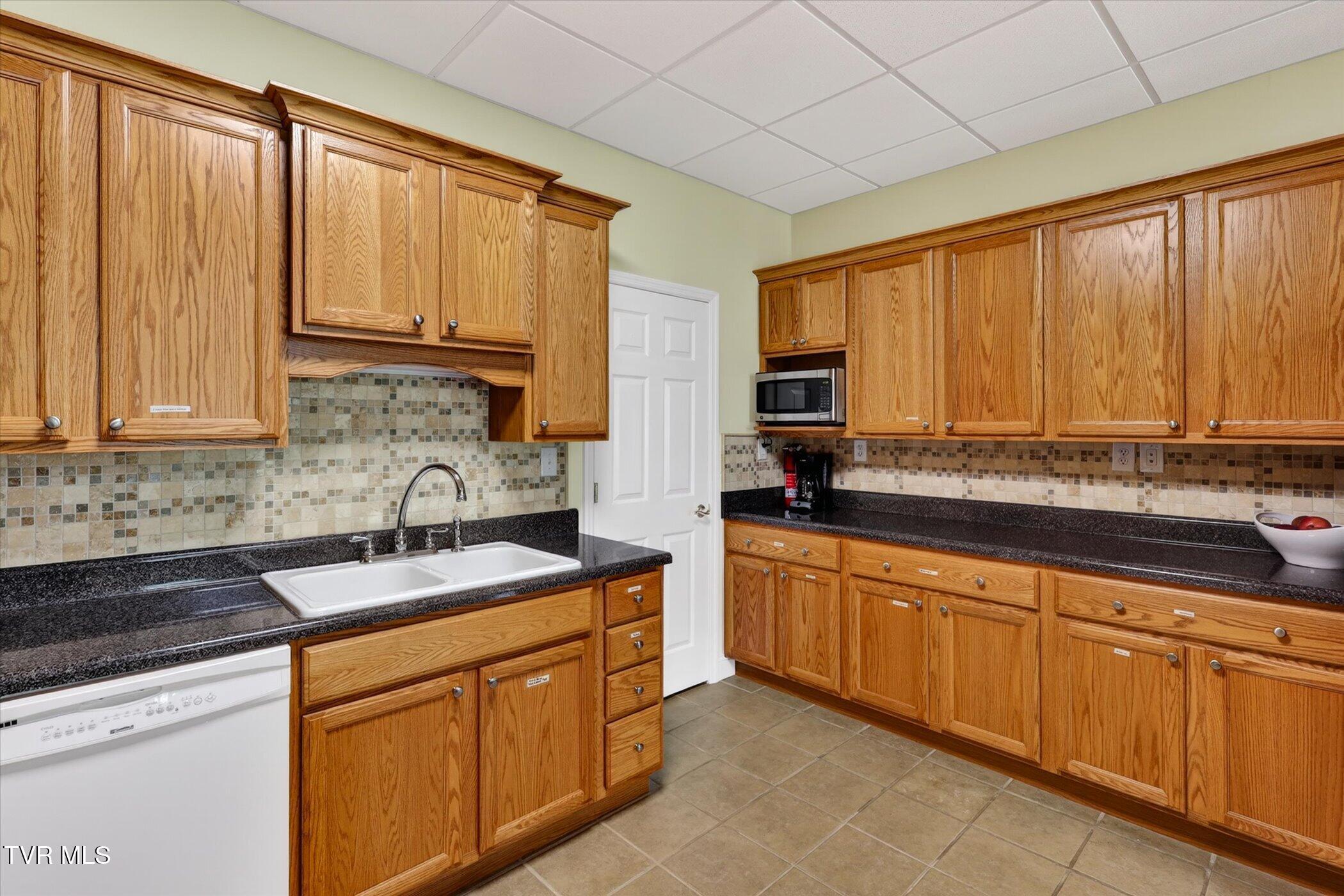 121 Sunnyfield Drive Property Photo 46