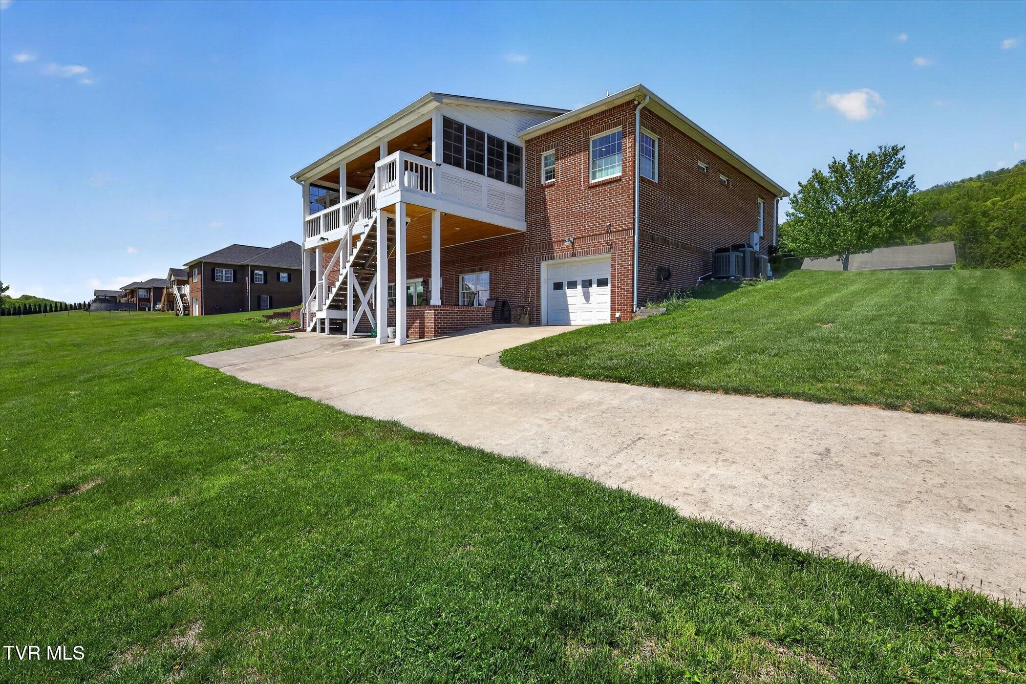 121 Sunnyfield Drive Property Photo 60