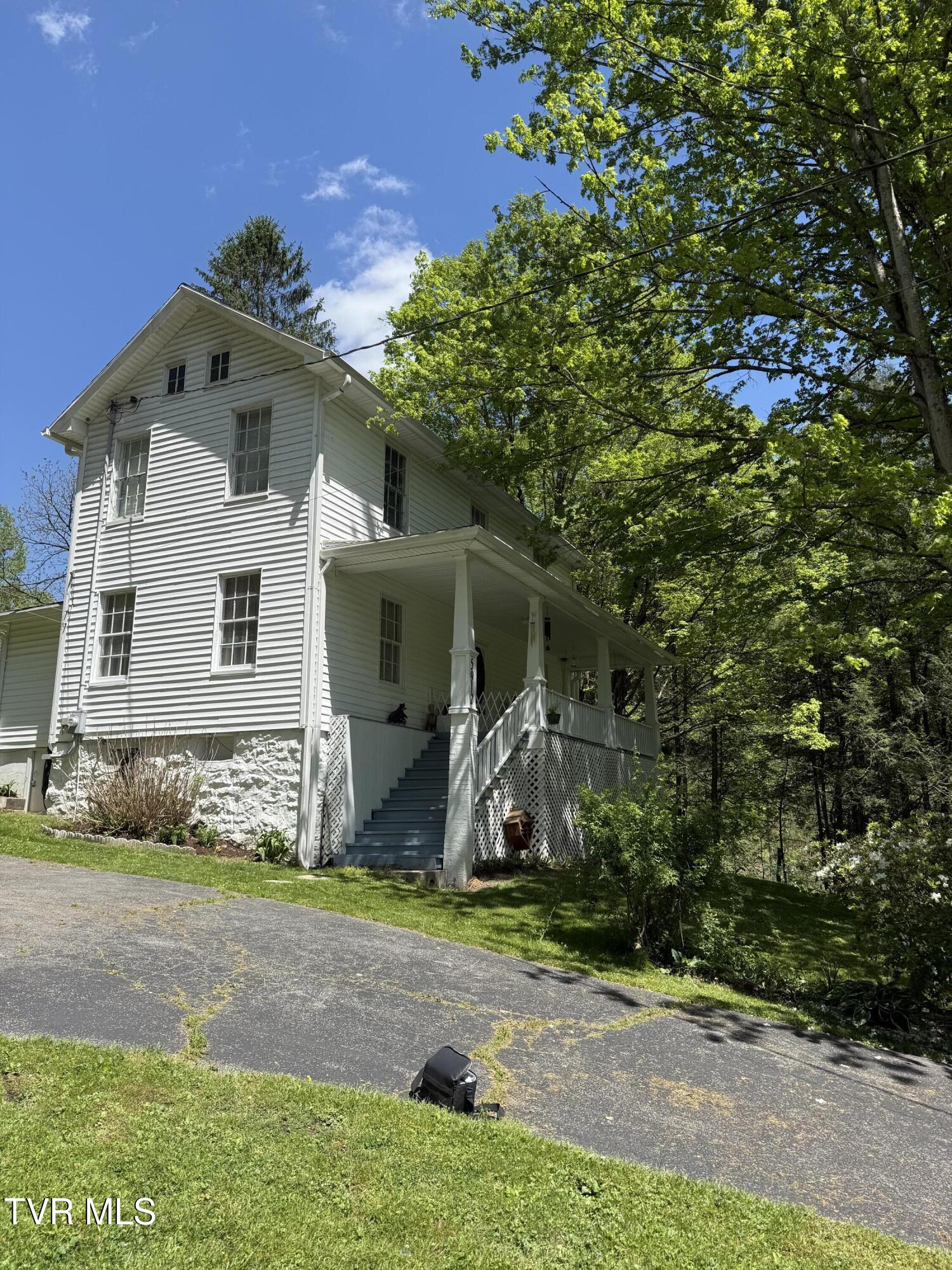 5912 Dunbar Road Property Photo 1
