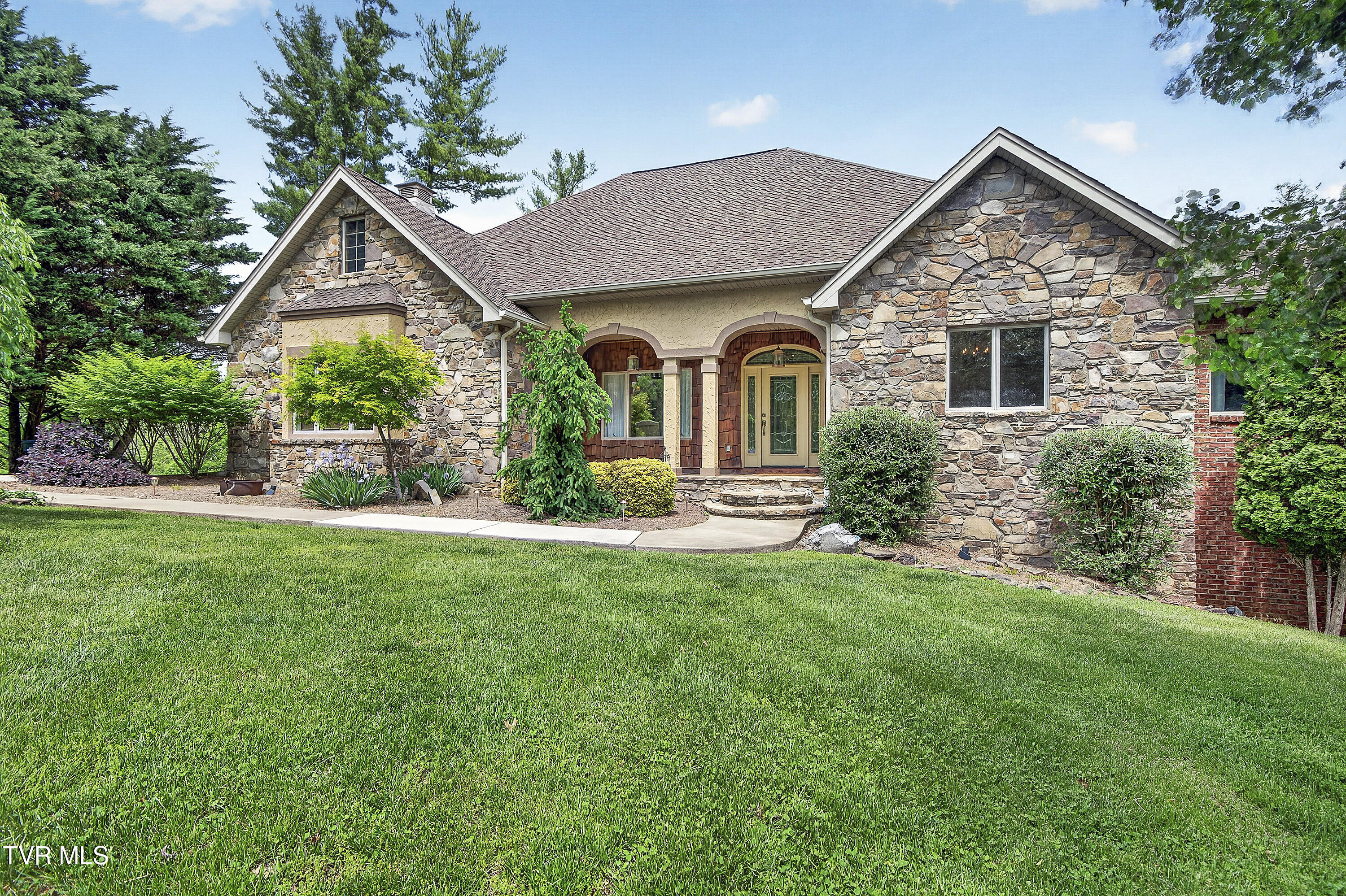 20268 Heron Circle Property Photo 1