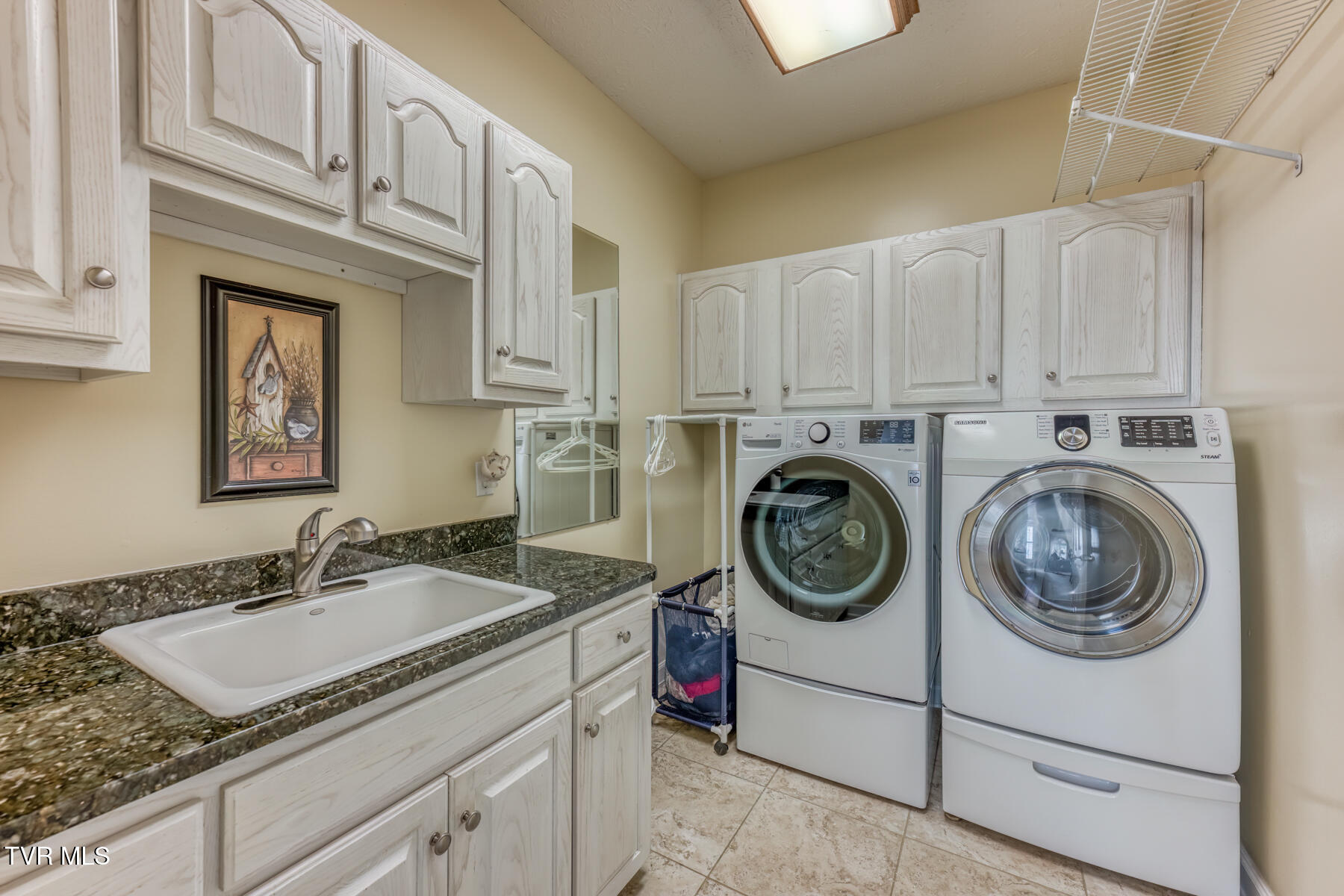 3401 Stoneridge Drive Property Photo 25