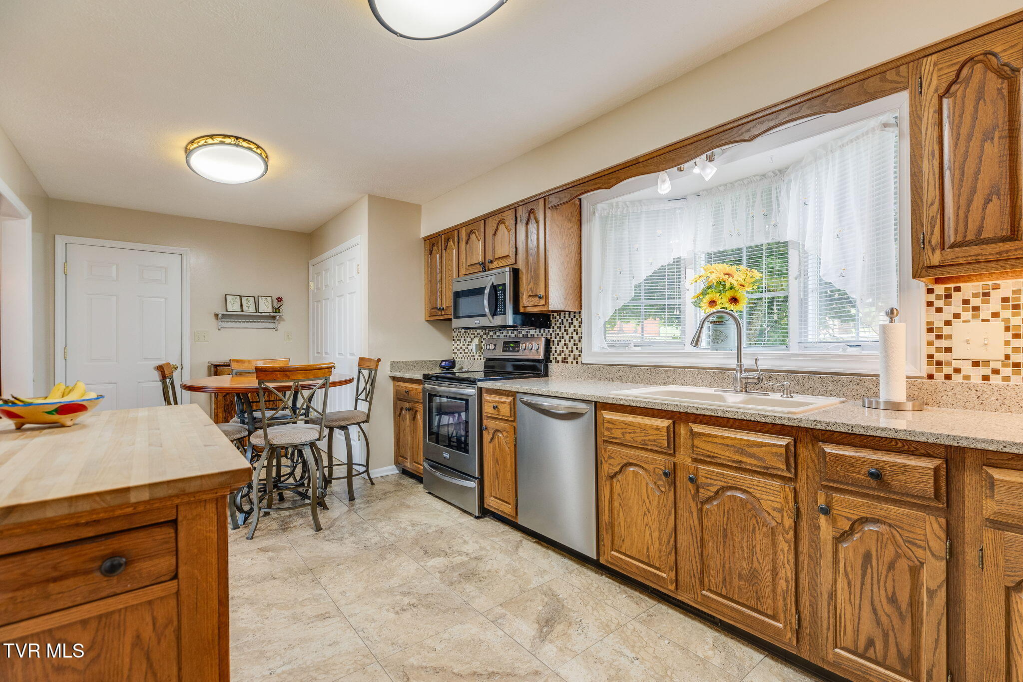 302 Masonic Avenue Property Photo 14