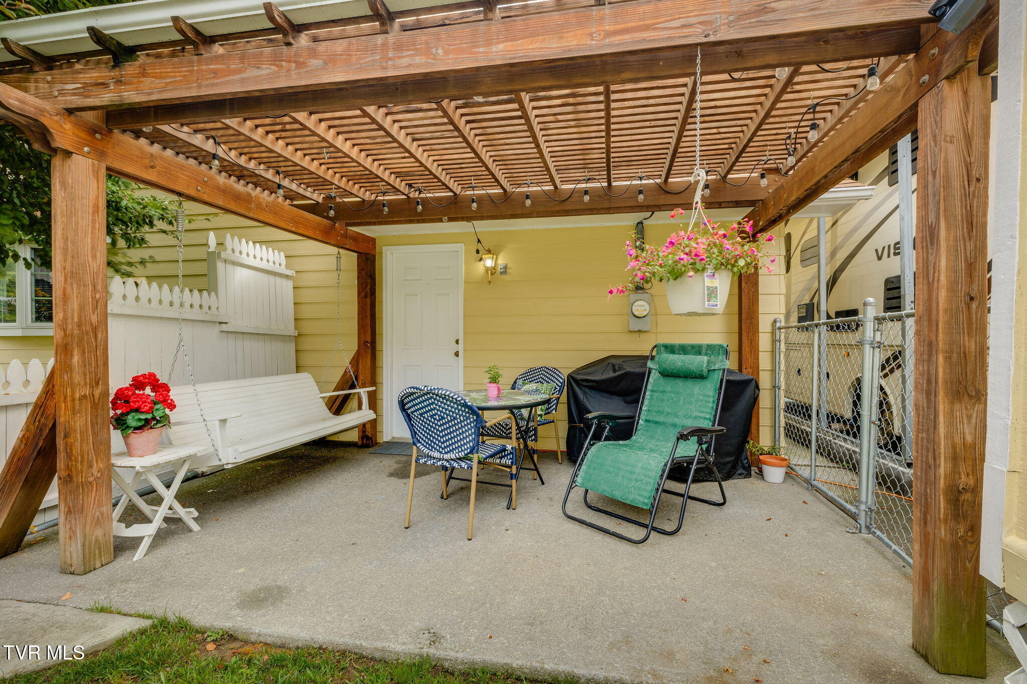 302 Masonic Avenue Property Photo 28