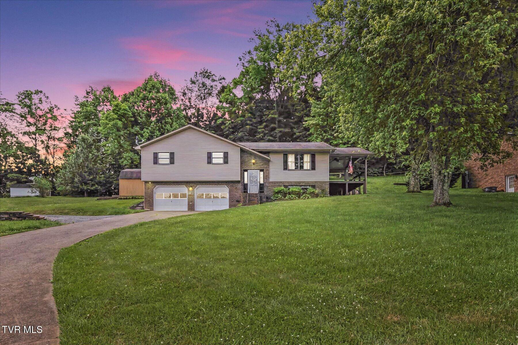 912 South Sherbrooke Circle Property Photo 1