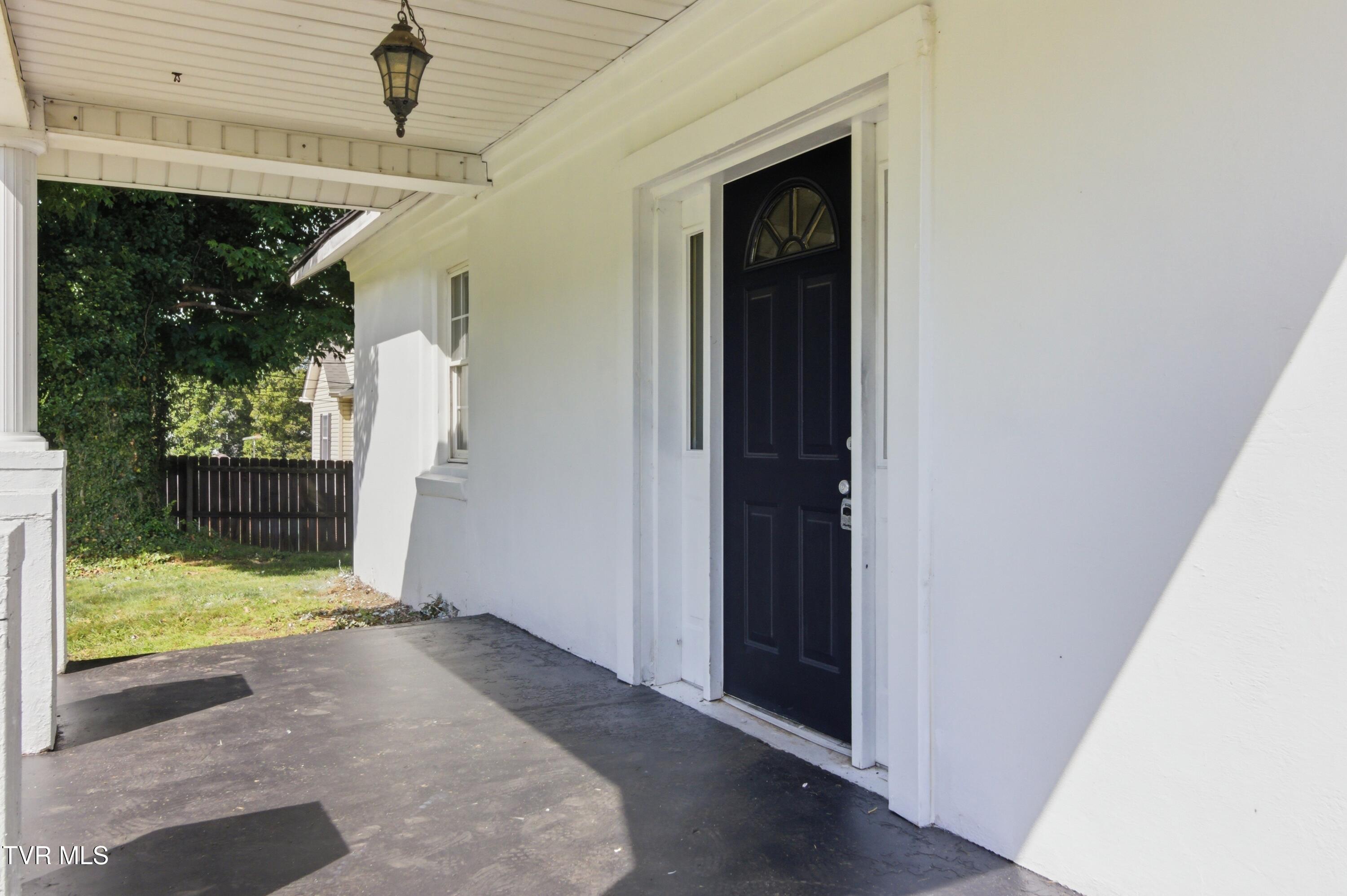 1721 Ridgeway Drive Property Photo 5