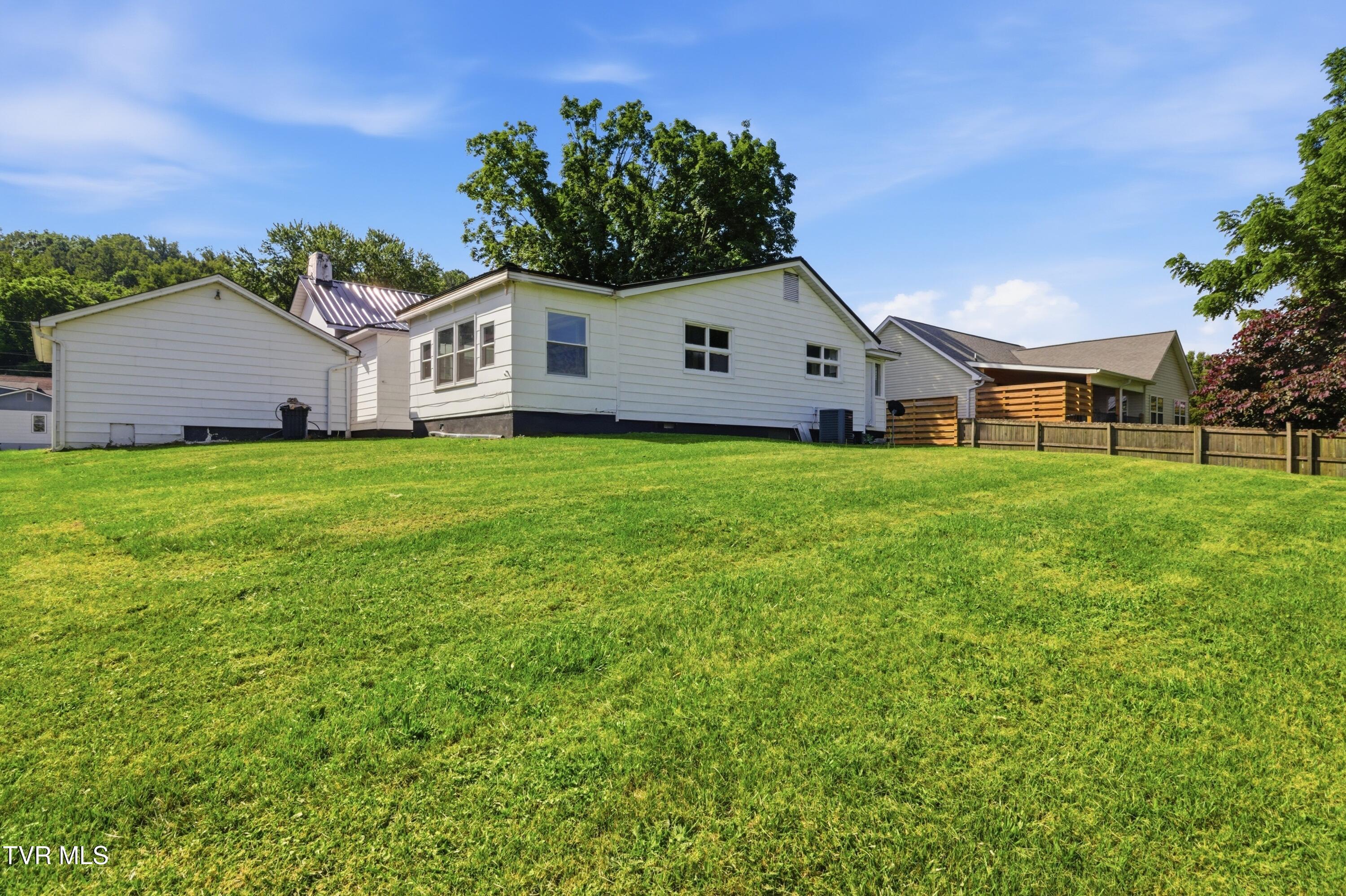 1721 Ridgeway Drive Property Photo 6