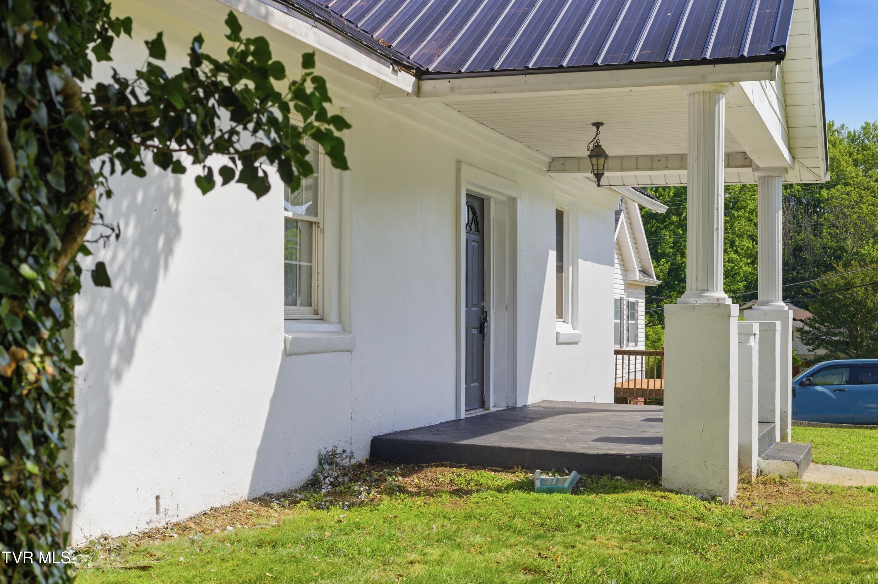 1721 Ridgeway Drive Property Photo 9