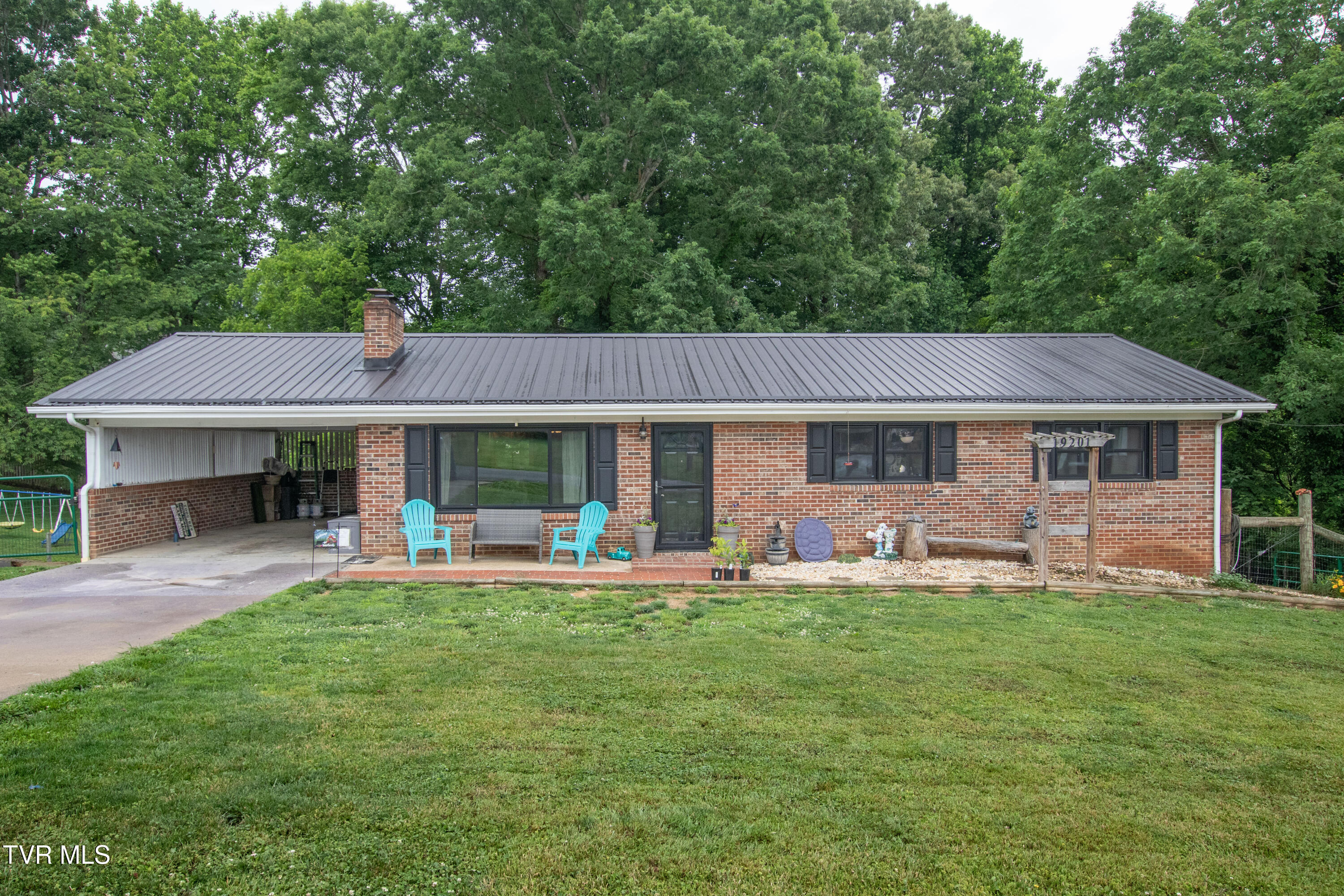 19201 Moulin Street Property Photo 2