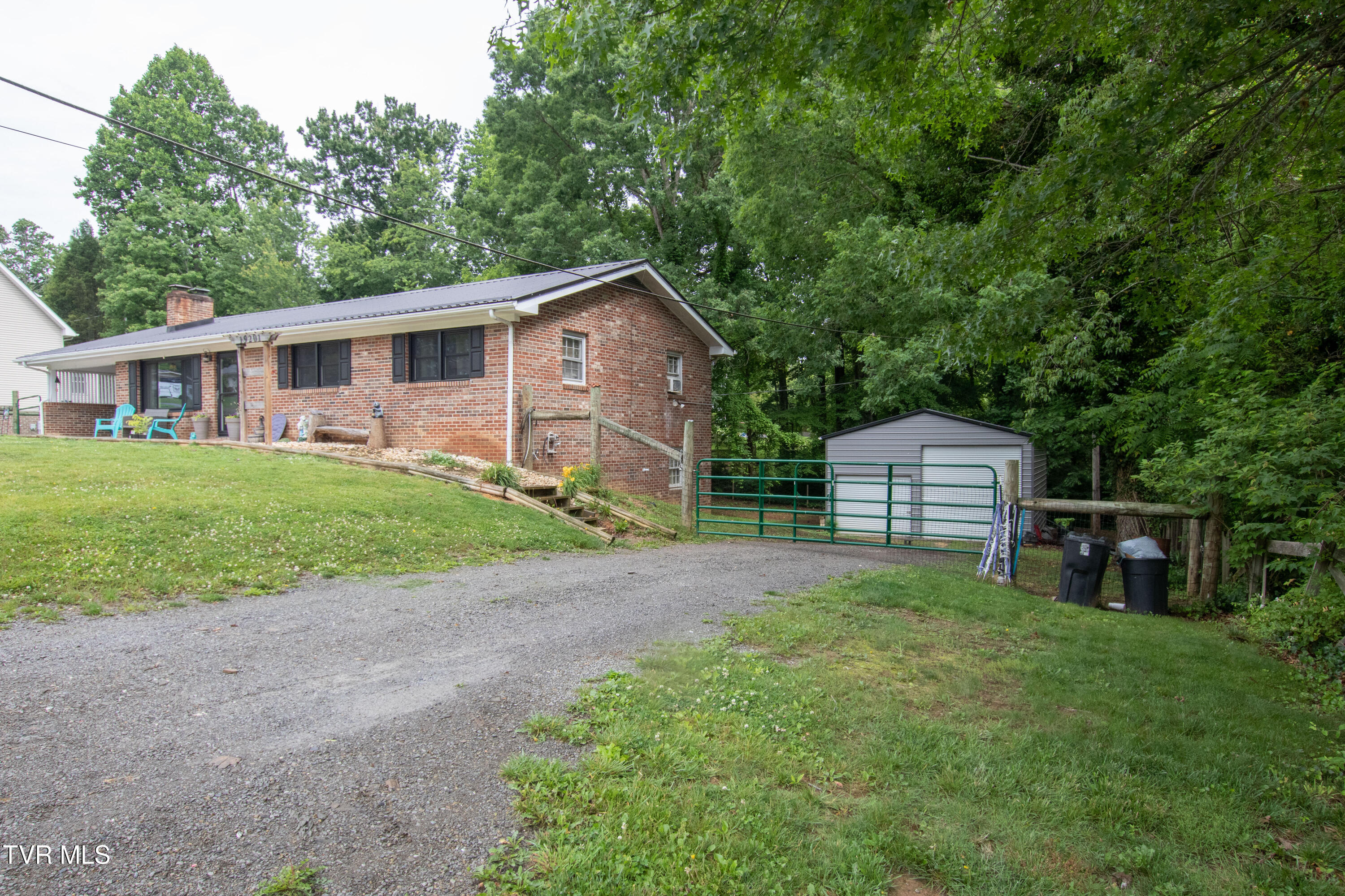 19201 Moulin Street Property Photo 4