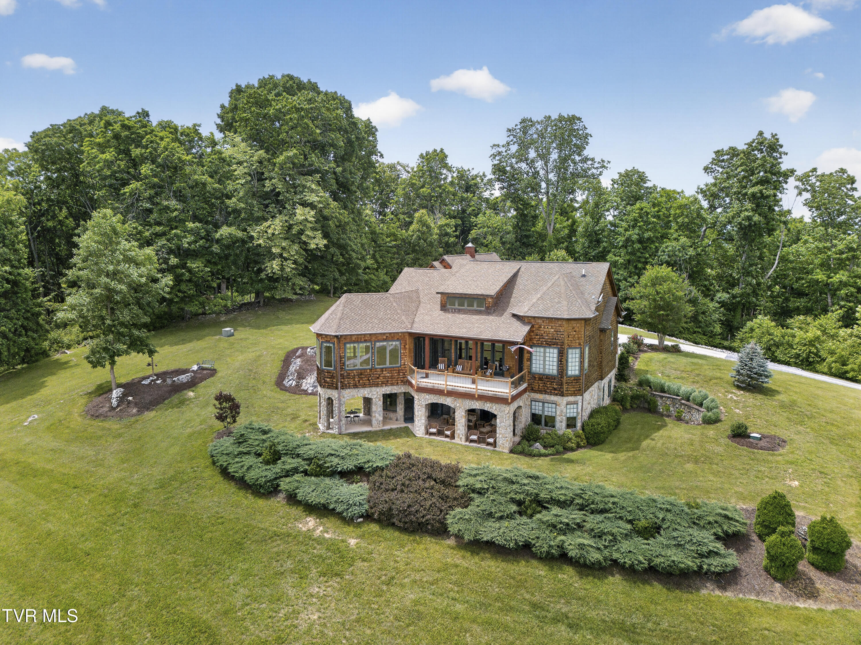 15277 Bishop Road Property Photo 2