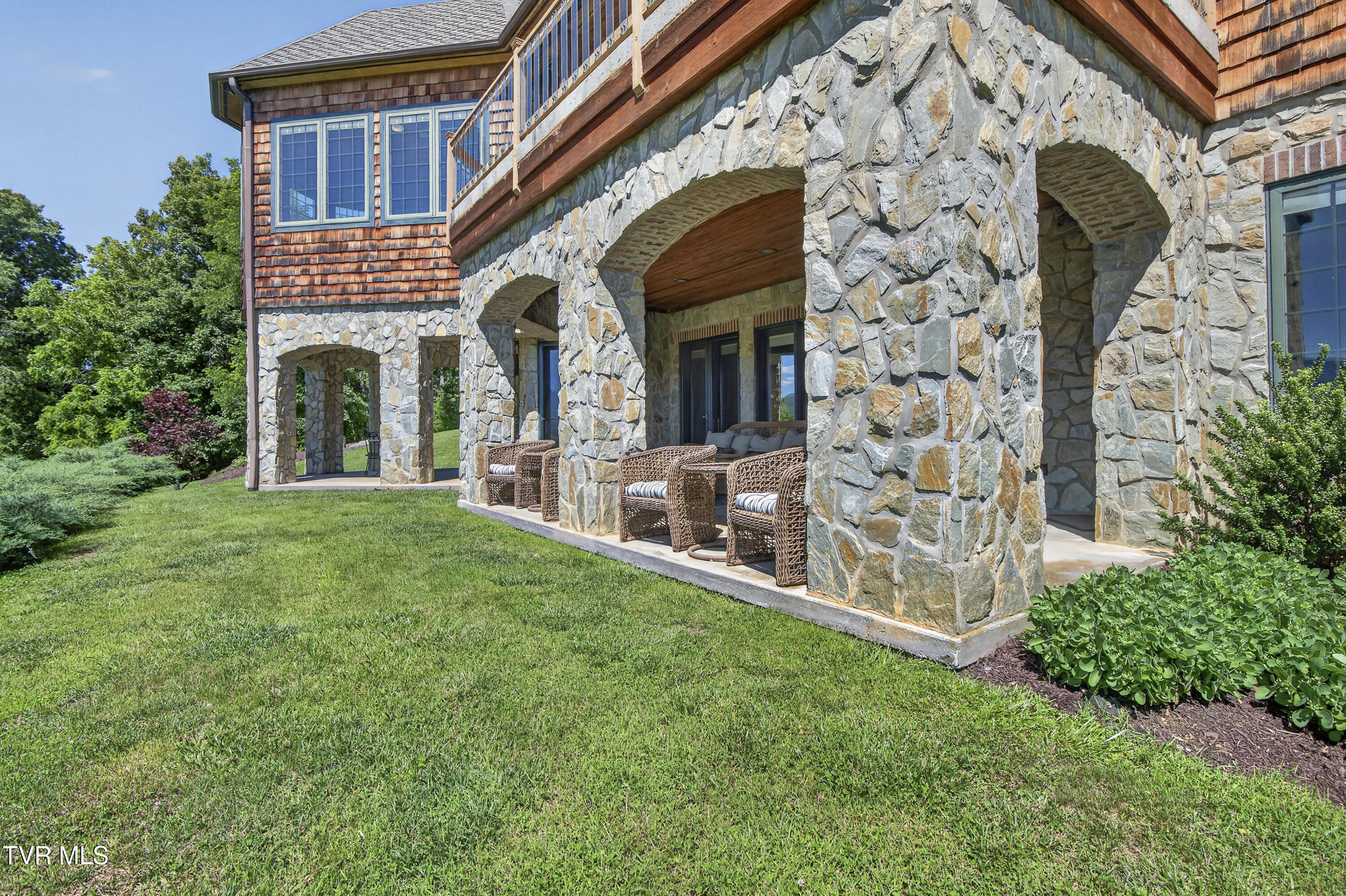 15277 Bishop Road Property Photo 6