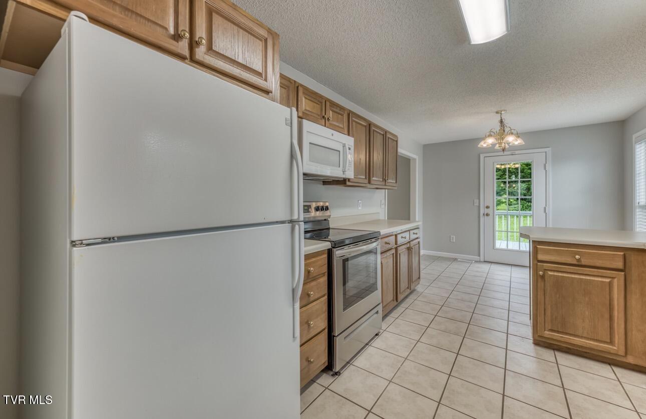 183 Royal Oaks Drive Property Photo 13