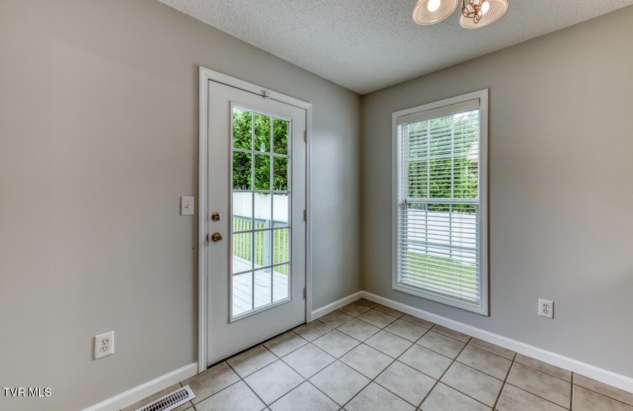 183 Royal Oaks Drive Property Photo 18